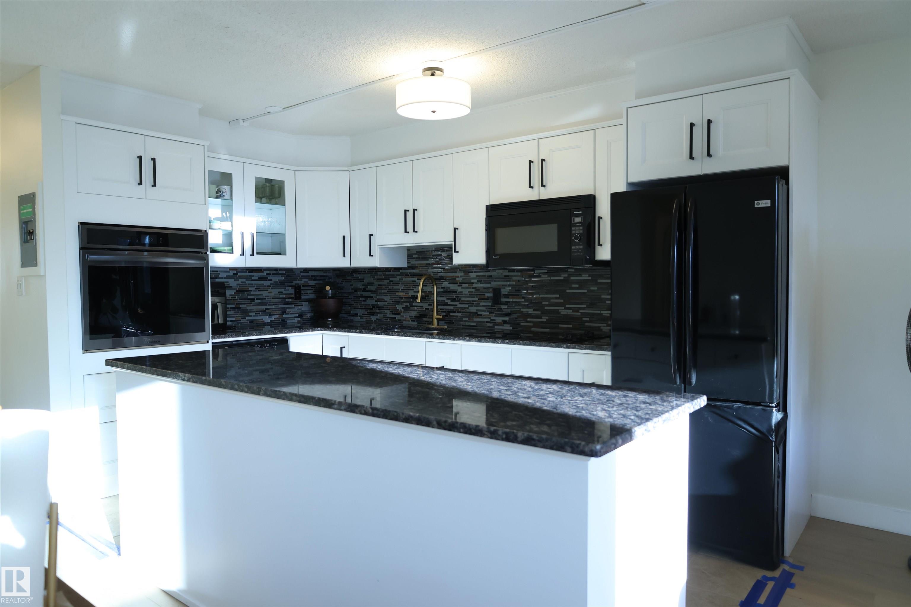 Photo 6 at 807 - 10011 116 Street NW, Wîhkwêntôwin, Edmonton