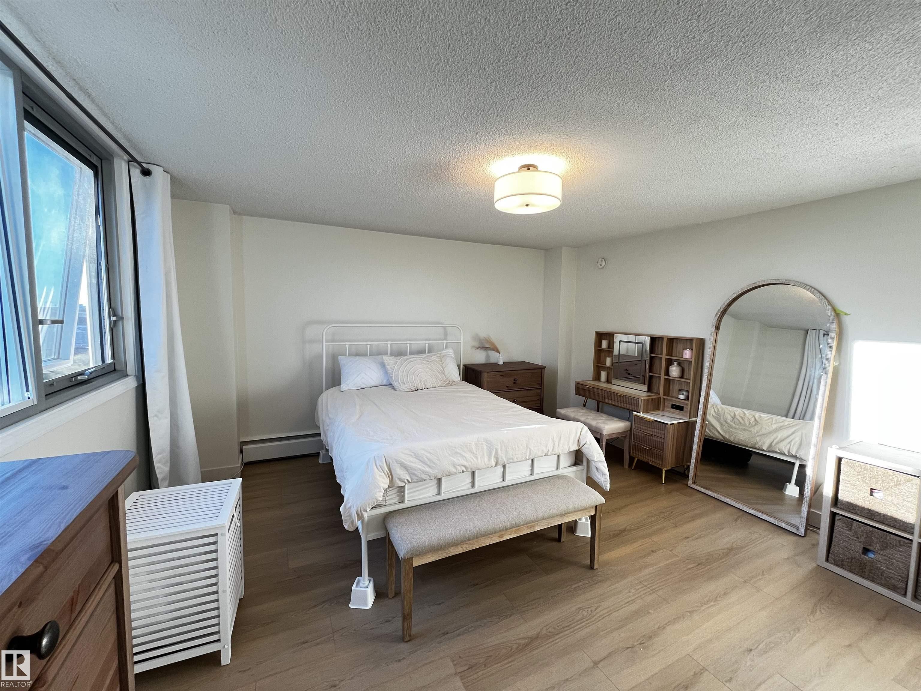 Photo 10 at 807 - 10011 116 Street NW, Wîhkwêntôwin, Edmonton