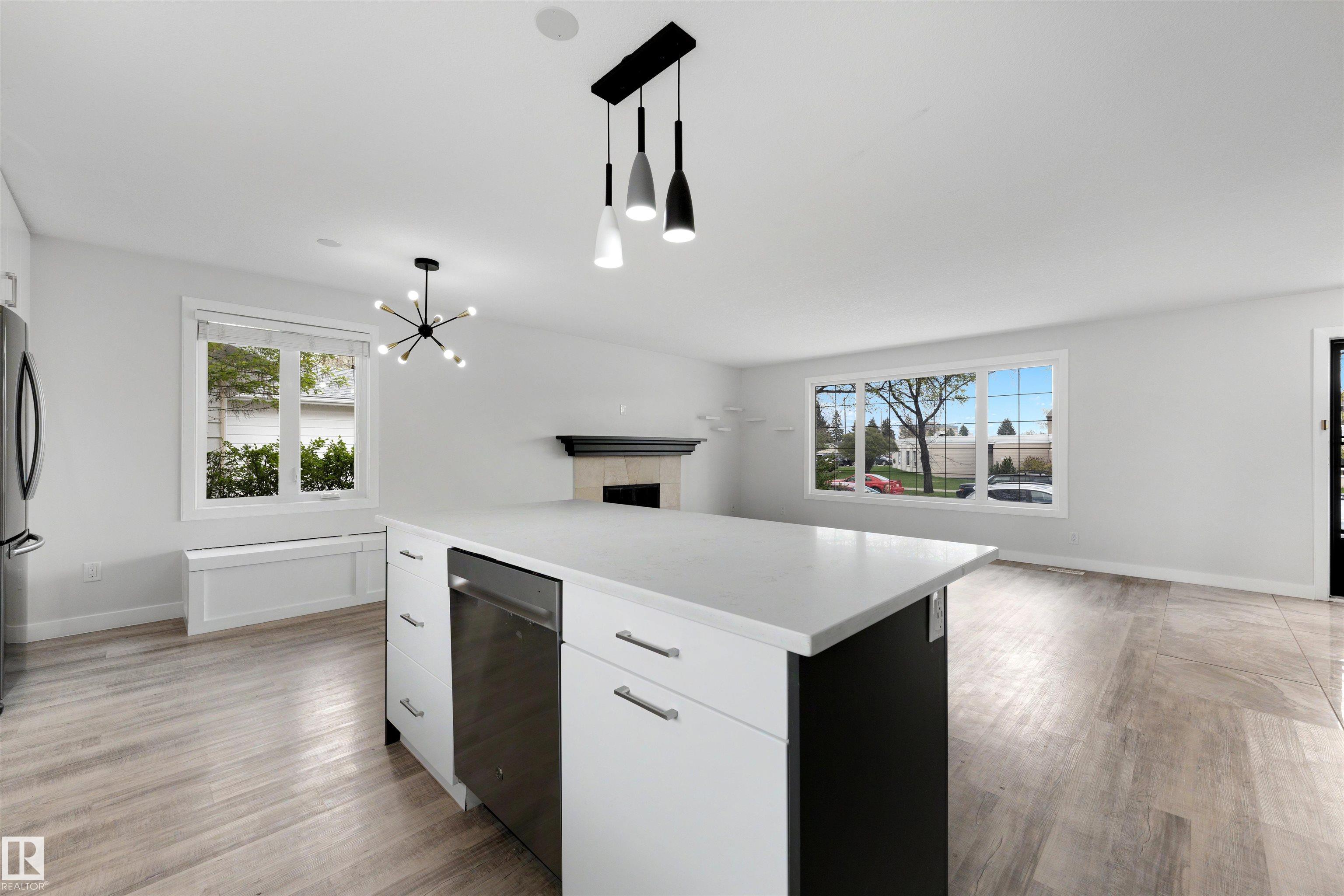 https://zimg.paragon.ice.com/ParagonImages/Property/PM/RAE/225402046/7/0/0/d33a21d0d860022229c56899c6fda5b0/1/dca72e53db35d3d232c35066a9f25ab3/225402046-c9f398b1-3bed-40f5-99a1-5a2f815b3355.JPG