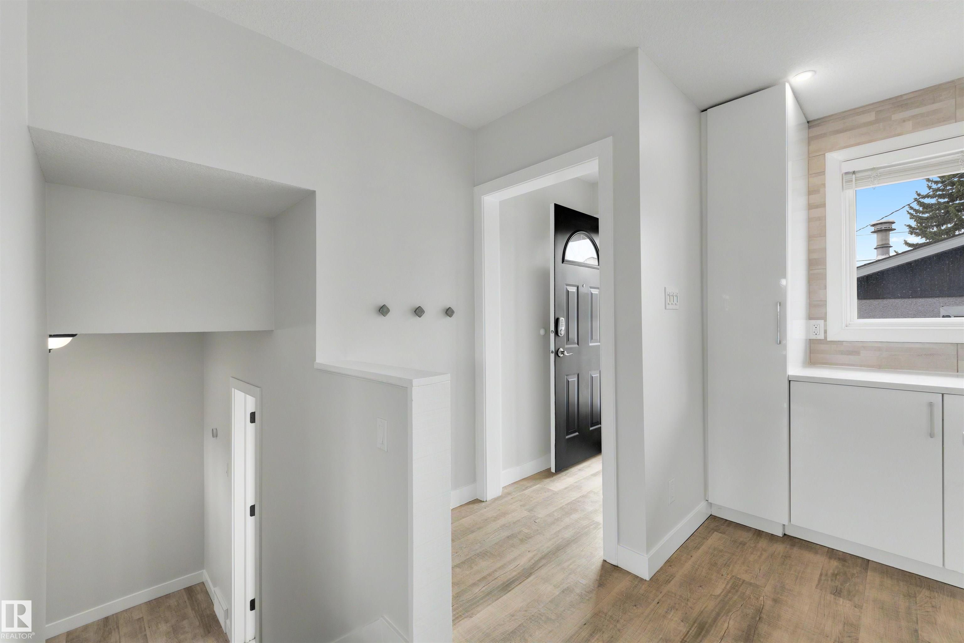 https://zimg.paragon.ice.com/ParagonImages/Property/PM/RAE/225402046/9/0/0/8cf7a45410eacc7eeffe63de55d5e897/1/dca72e53db35d3d232c35066a9f25ab3/225402046-d28793fa-7d5a-4c3f-add3-f389b511a6a3.JPG