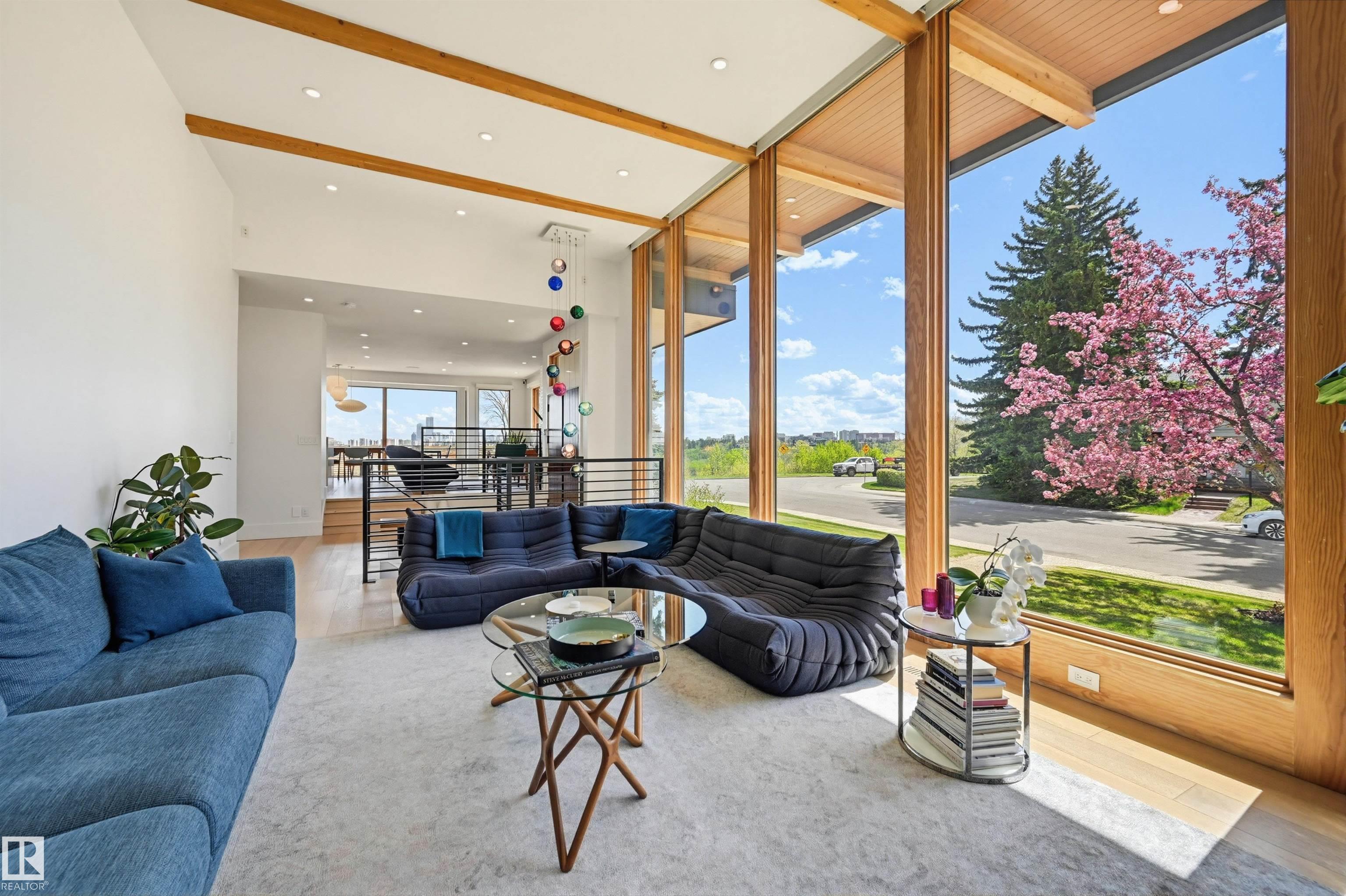 https://zimg.paragon.ice.com/ParagonImages/Property/PM/RAE/225402047/28/0/0/88a5dff1ed6b065cb5382fc39ae2e1f3/1/de81c4e730b578d230bbbccf2d201ccb/225402047-5800092c-036b-4f51-a781-f450c4a6cfd7.JPG