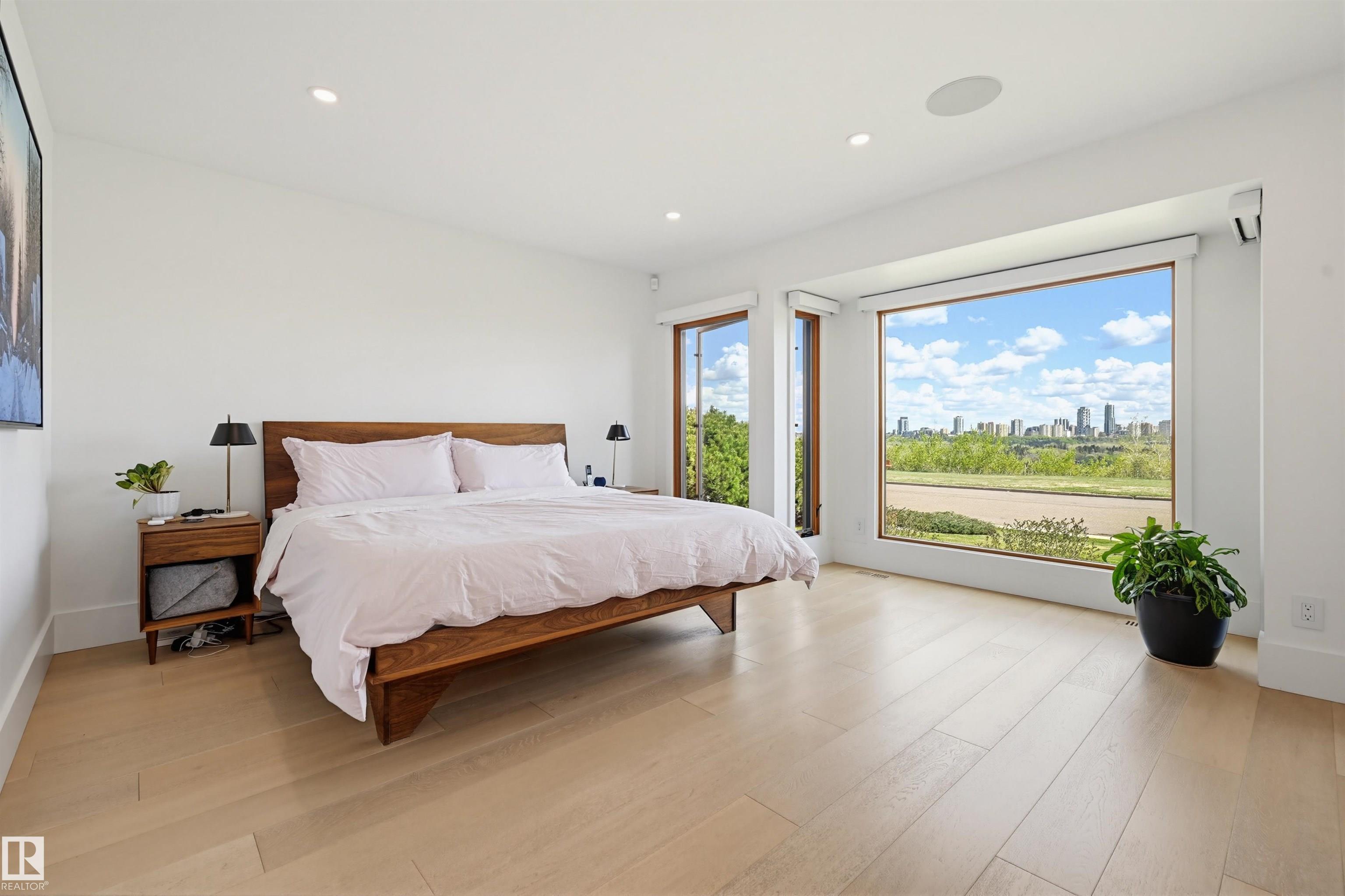 https://zimg.paragon.ice.com/ParagonImages/Property/PM/RAE/225402047/38/0/0/2e3e3ca16c99e5ce6e45701402c4302d/1/de81c4e730b578d230bbbccf2d201ccb/225402047-2edb7881-ce57-4a44-a88a-76131be5add2.JPG