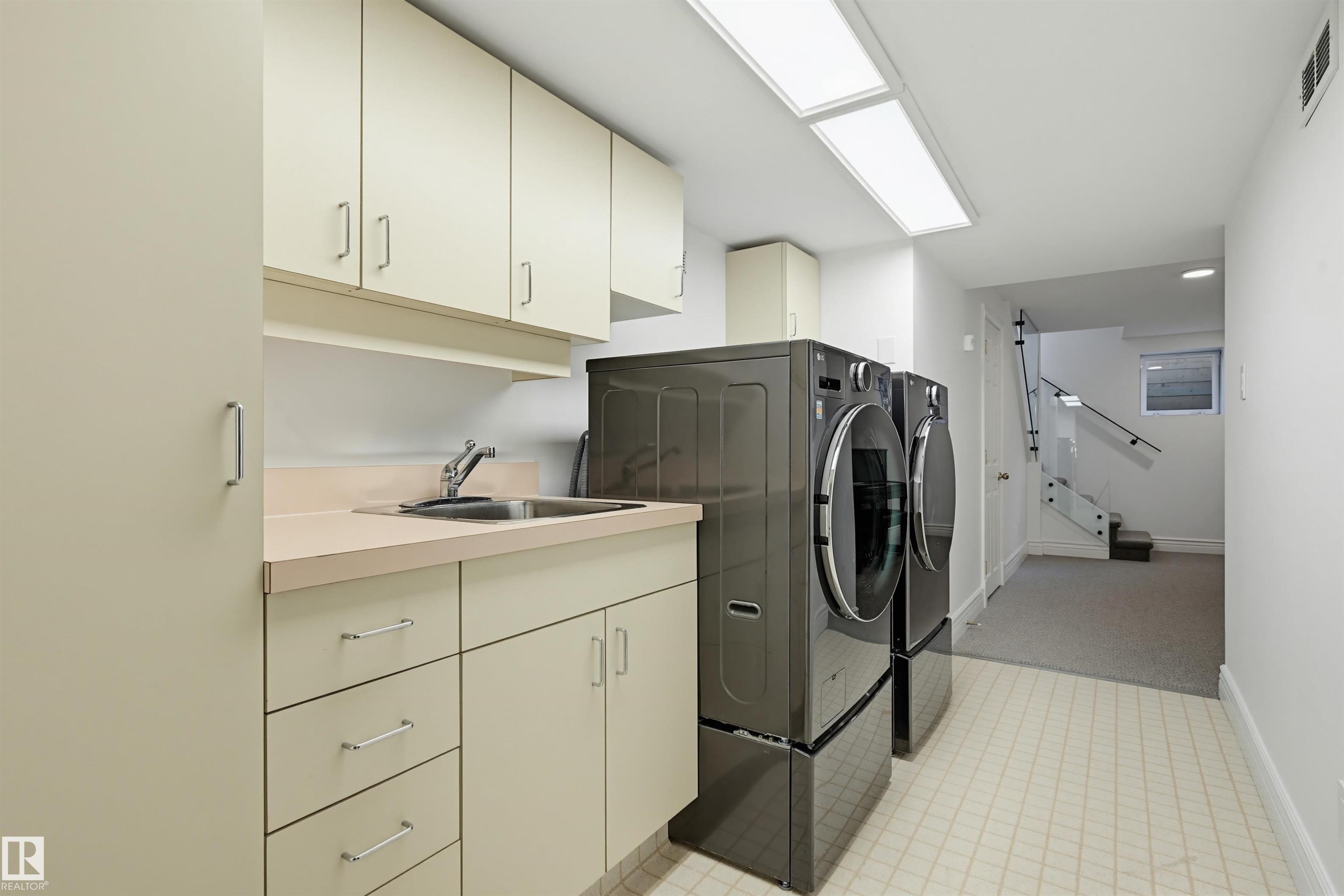 https://zimg.paragon.ice.com/ParagonImages/Property/PM/RAE/225402047/61/0/0/705d4ea241e54f171b3df19fd6d926a1/1/de81c4e730b578d230bbbccf2d201ccb/225402047-2314054e-7c3f-4ad5-890e-f353de3b0335.JPG