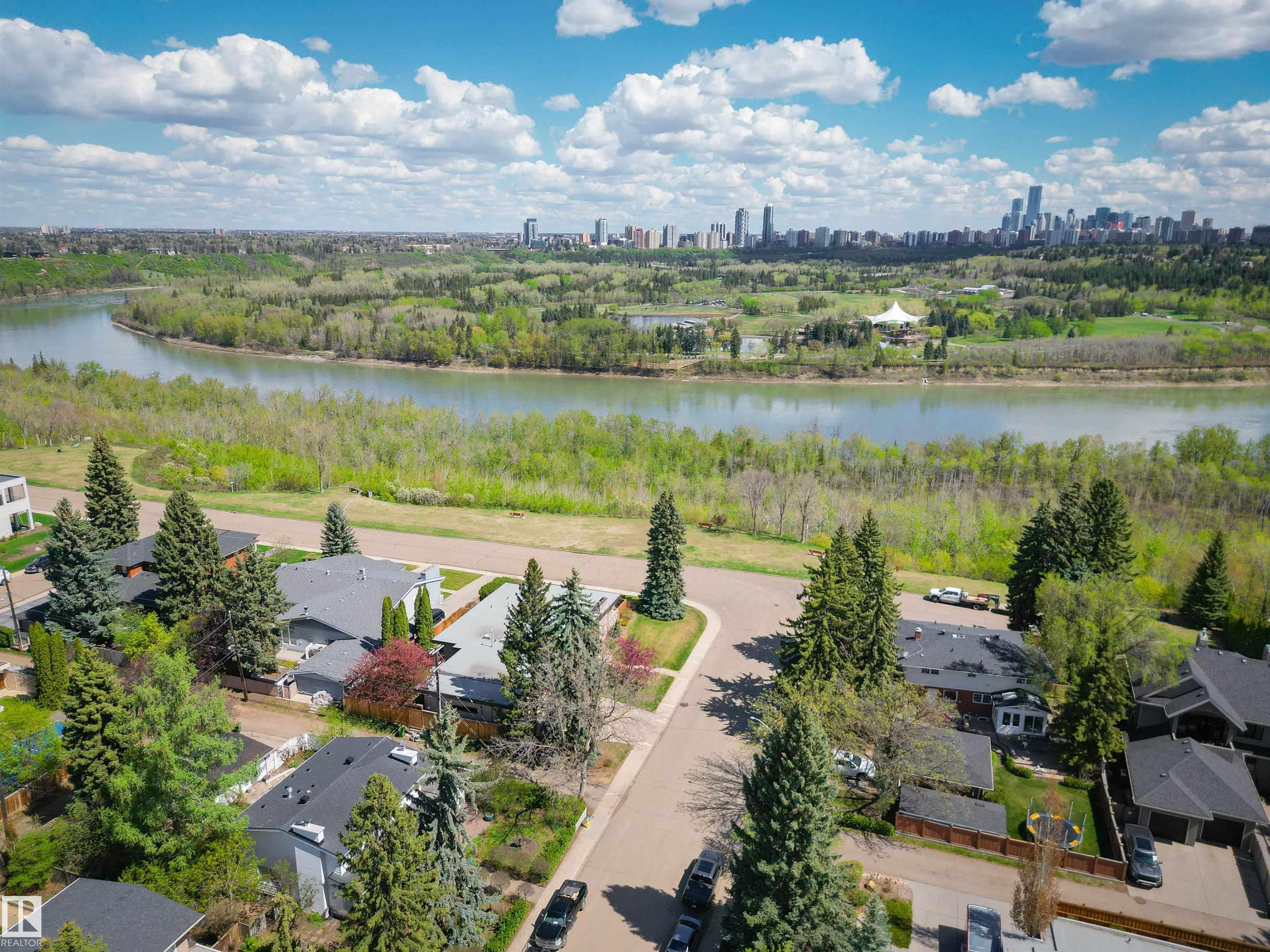 https://zimg.paragon.ice.com/ParagonImages/Property/PM/RAE/225402047/65/0/0/9d93465cf779c97d10cc16d009766321/1/de81c4e730b578d230bbbccf2d201ccb/225402047-be9bb25f-c1b4-4c41-aa52-d93c271be355.JPG