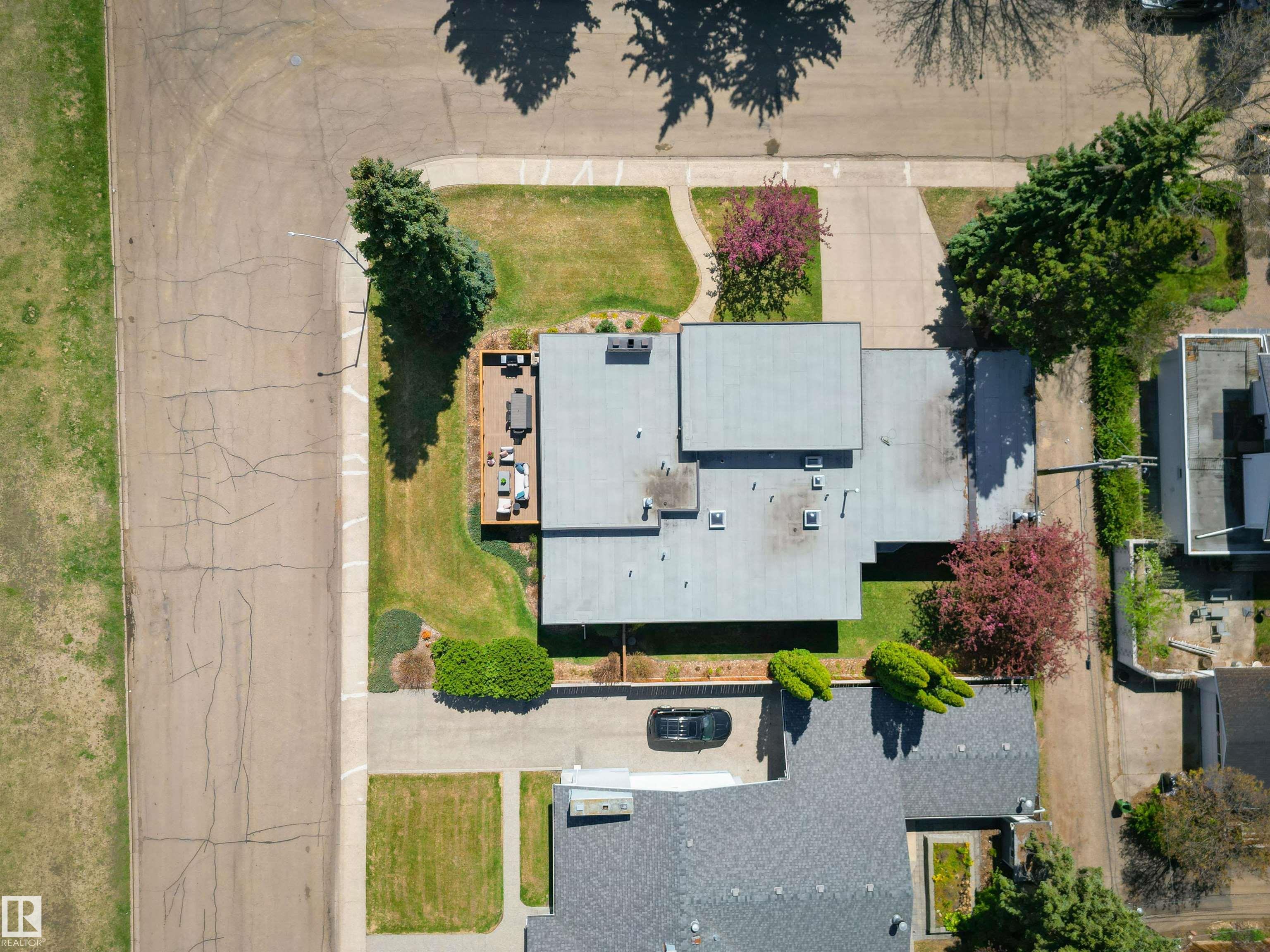 https://zimg.paragon.ice.com/ParagonImages/Property/PM/RAE/225402047/69/0/0/3ef75e5652a4406b8daa0e46f6cb26c3/1/de81c4e730b578d230bbbccf2d201ccb/225402047-cd70d6a7-e635-4101-b45c-6b234decb4a6.JPG