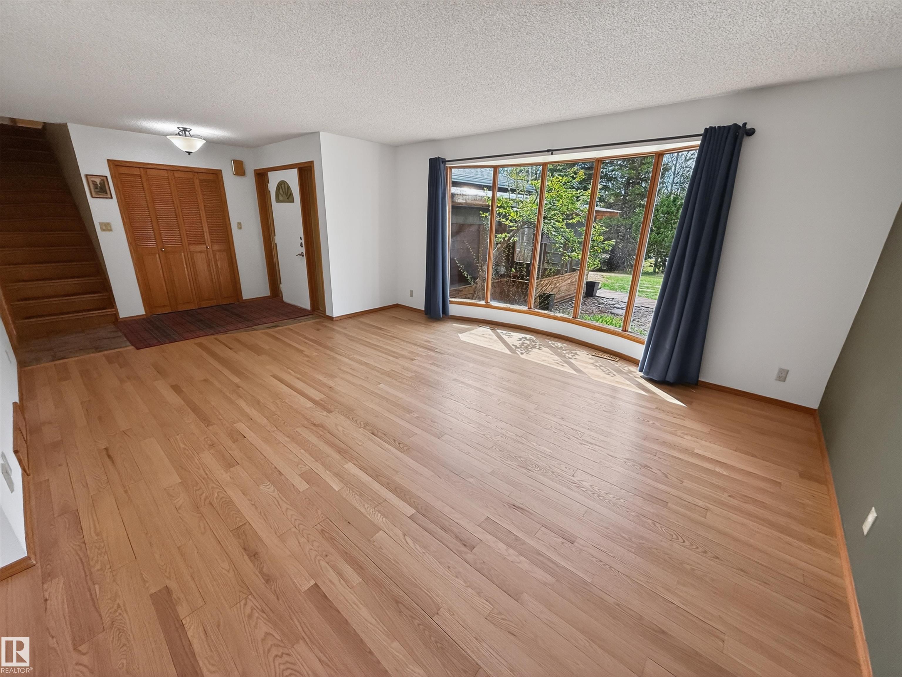 Photo 12 at 6 - 53218 Rge Road 14, Hillside Estates, Rural Parkland County