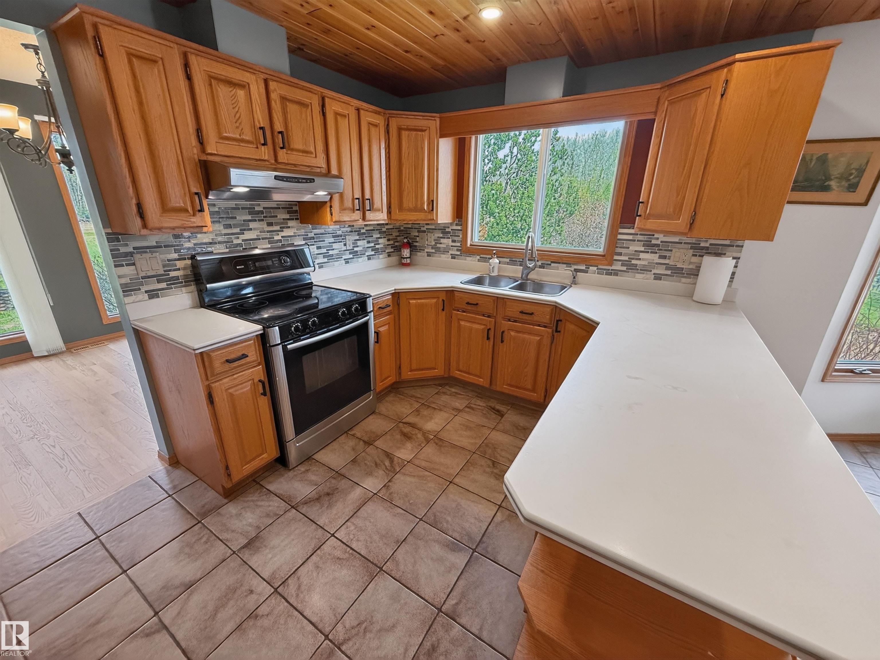 Photo 19 at 6 - 53218 Rge Road 14, Hillside Estates, Rural Parkland County