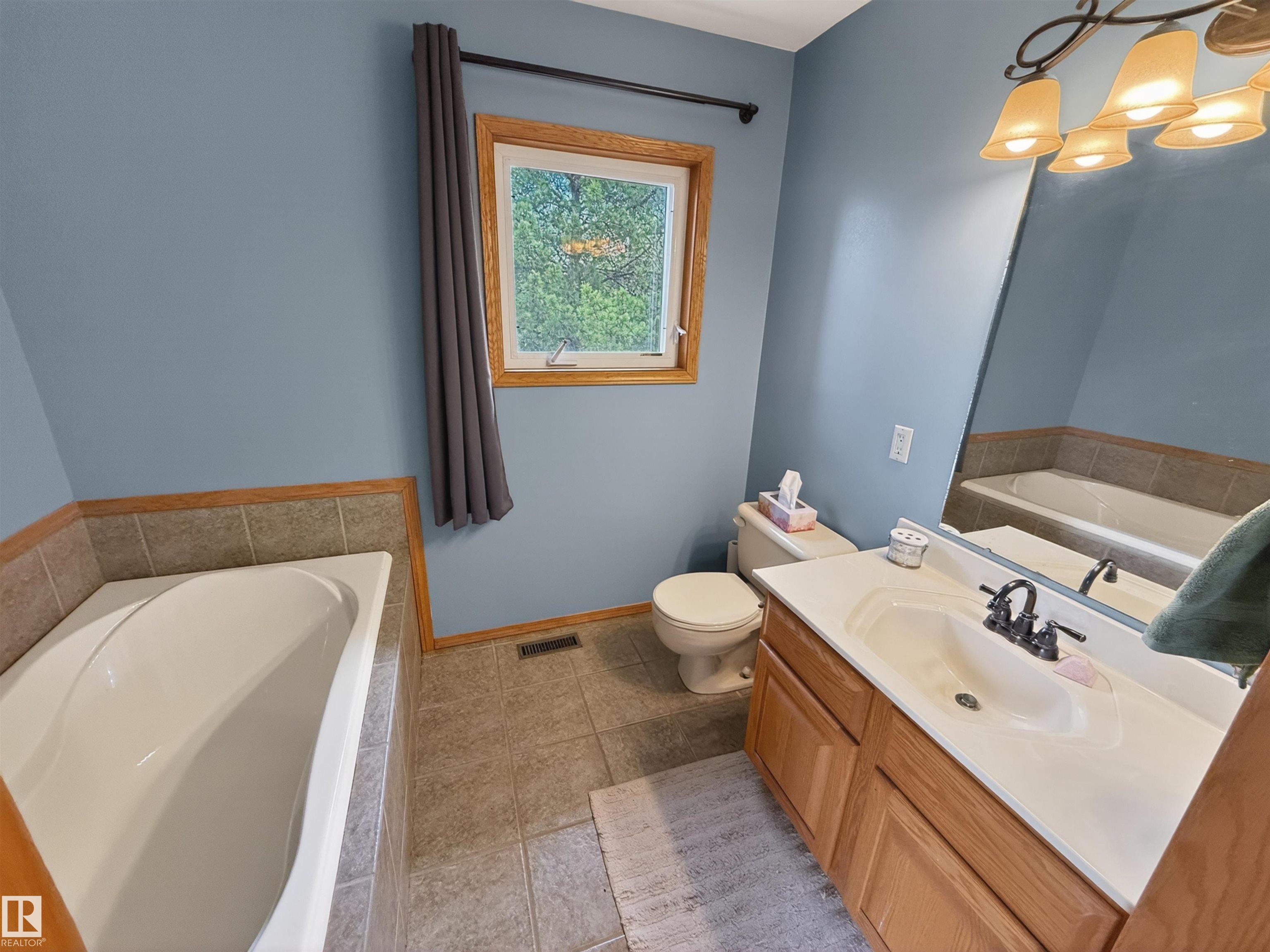 Photo 42 at 6 - 53218 Rge Road 14, Hillside Estates, Rural Parkland County