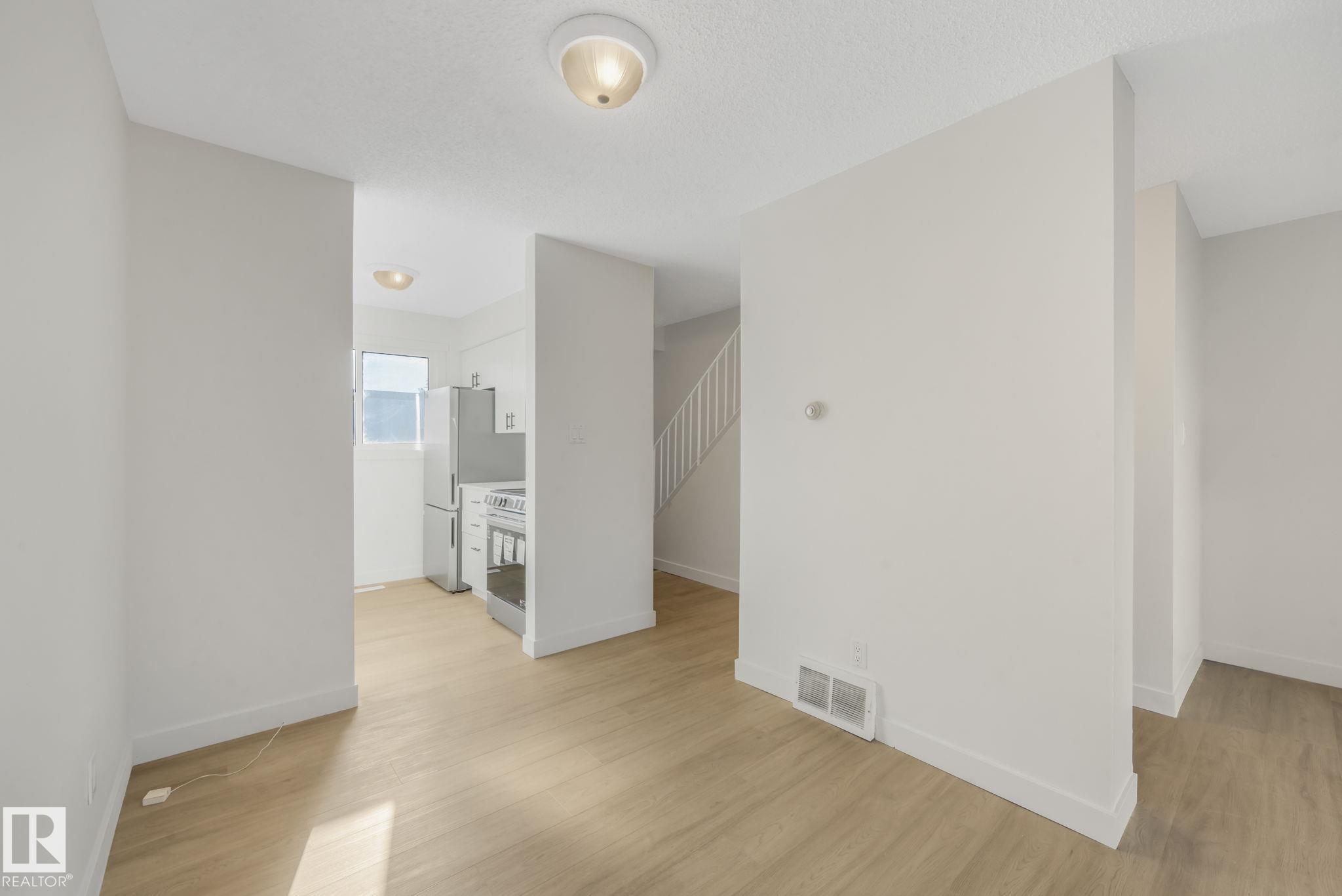 https://zimg.paragon.ice.com/ParagonImages/Property/PM/RAE/225402050/15/0/0/d89512c14f5a4d19b02adada316e001b/1/8a29db90b370544af863eb45272bcb81/225402050-3B46D45D-A38E-42B4-AAD1-96BA2A8D6262.JPG