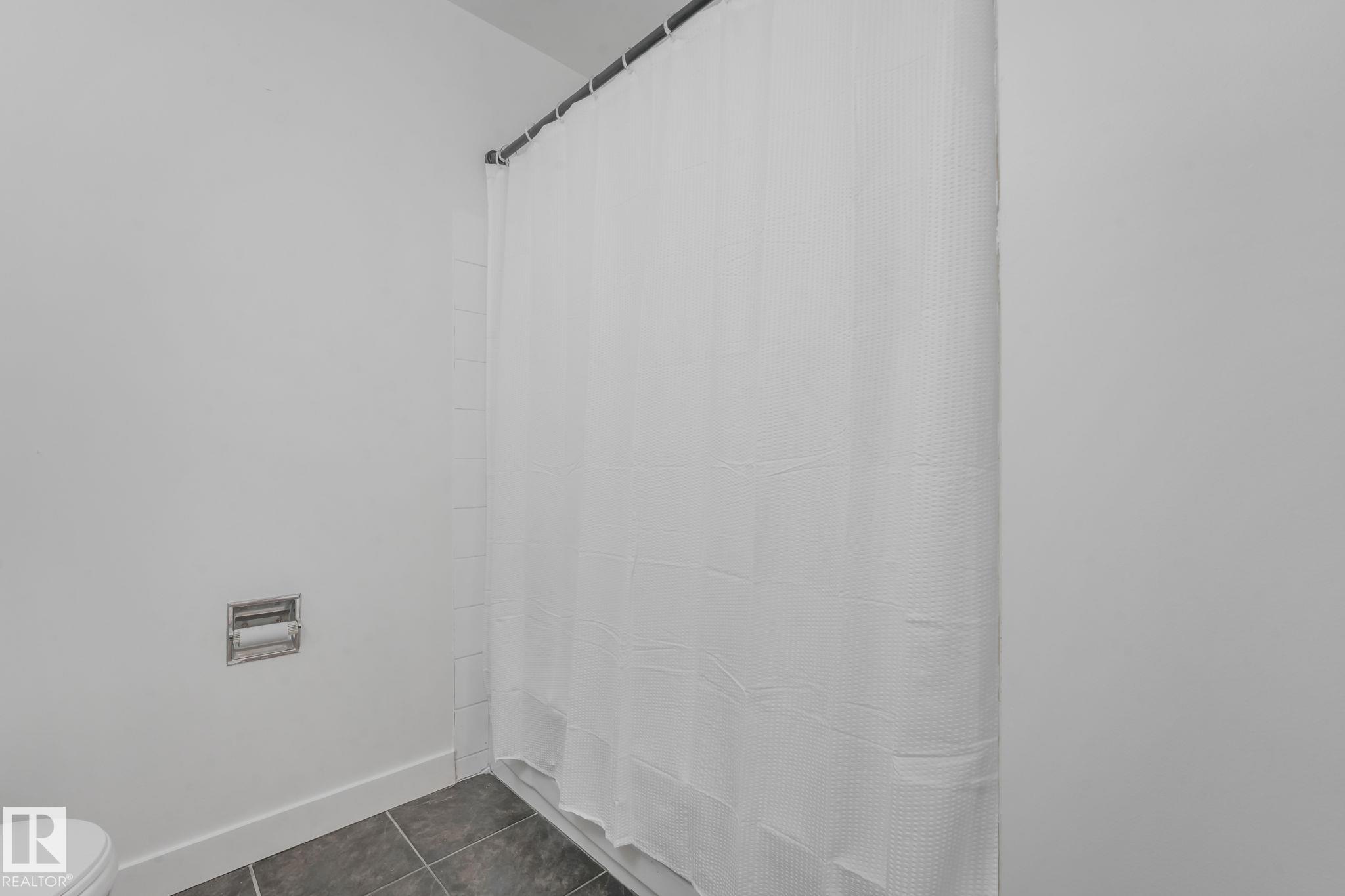 https://zimg.paragon.ice.com/ParagonImages/Property/PM/RAE/225402050/27/0/0/038178154b462e5f6a4d79cb14bdc6fd/1/8a29db90b370544af863eb45272bcb81/225402050-58DD96CF-2127-44EE-A61C-EC74126AB4E0.JPG