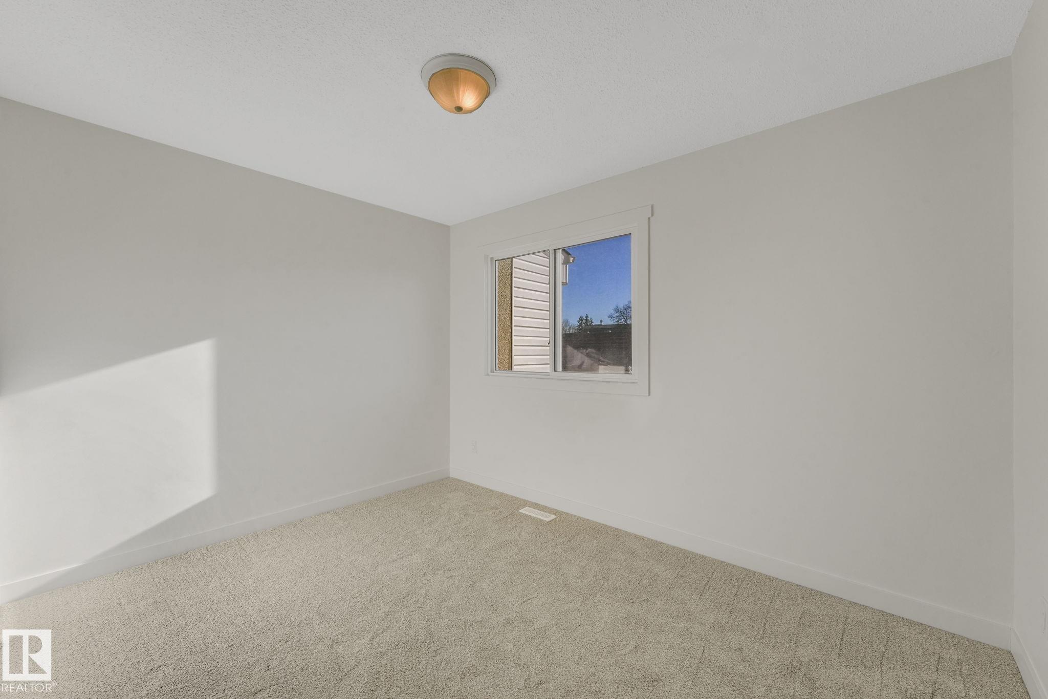https://zimg.paragon.ice.com/ParagonImages/Property/PM/RAE/225402050/29/0/0/435f0888d718674a359e9f60d8c7f480/1/8a29db90b370544af863eb45272bcb81/225402050-057D894E-0868-4A87-B0D8-F92FAFD73FDD.JPG