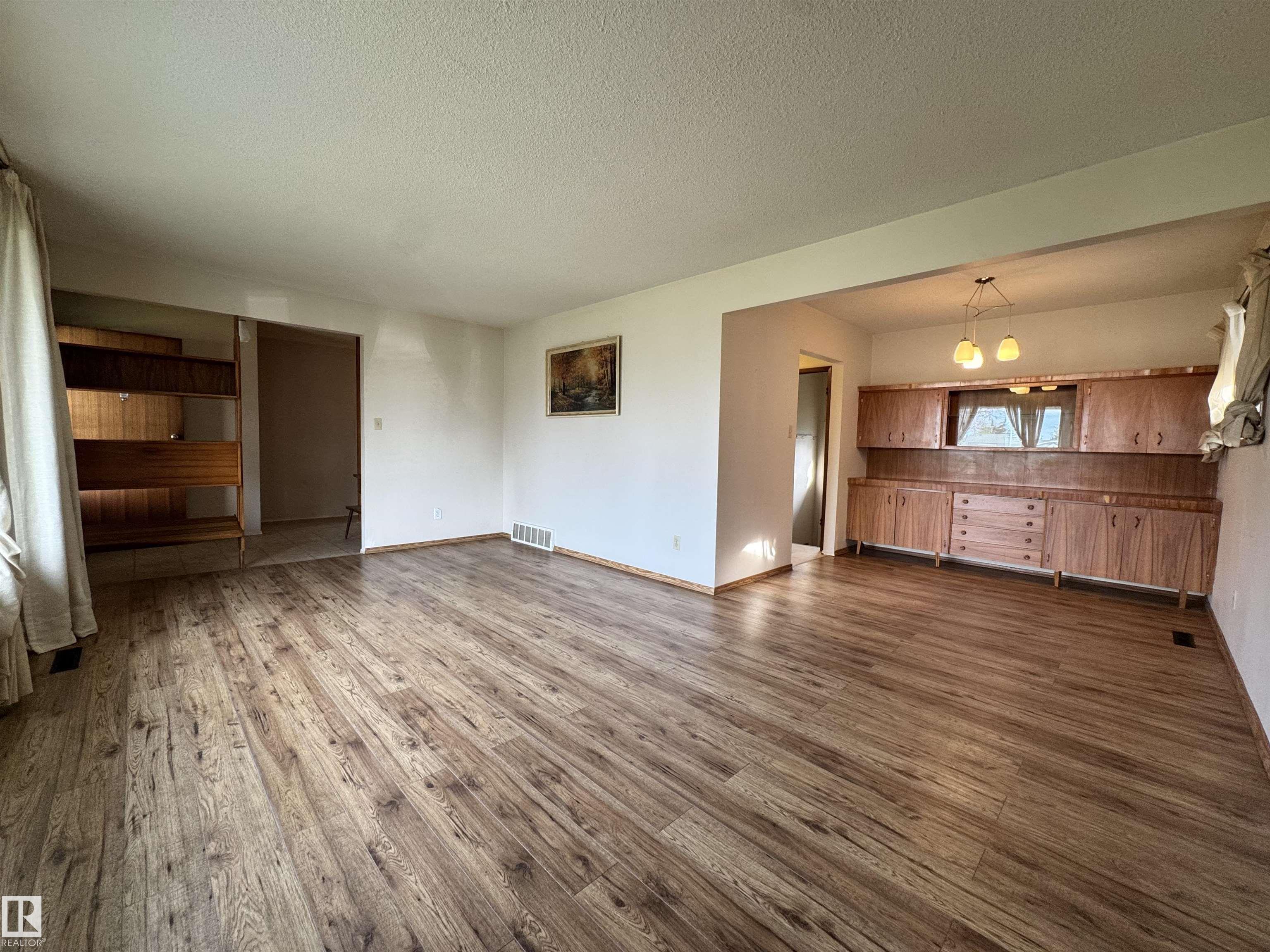 5707 90 Avenue NW, Kenilworth, Edmonton