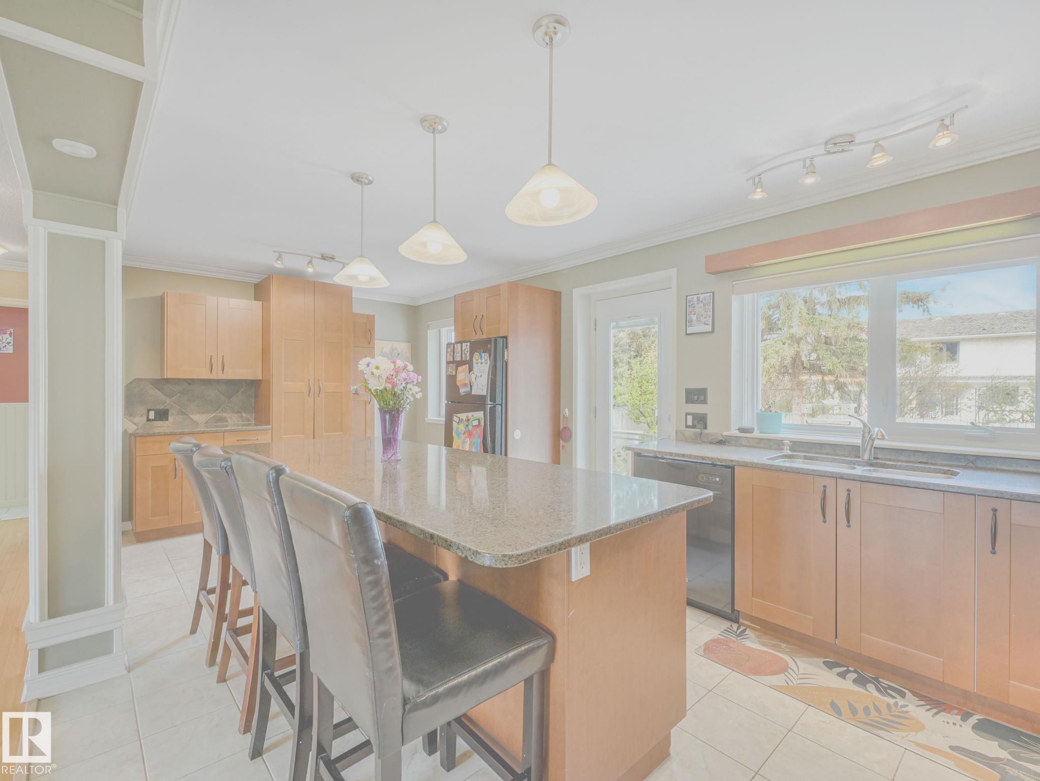 https://zimg.paragon.ice.com/ParagonImages/Property/PM/RAE/225402060/14/0/0/6bc2001cf039be9072f9e70e0963ce13/1/ba011162edb8afe518ddc818698f1476/225402060-59ea386c-a81c-4584-b4a8-5931ba9e4ad6.JPG