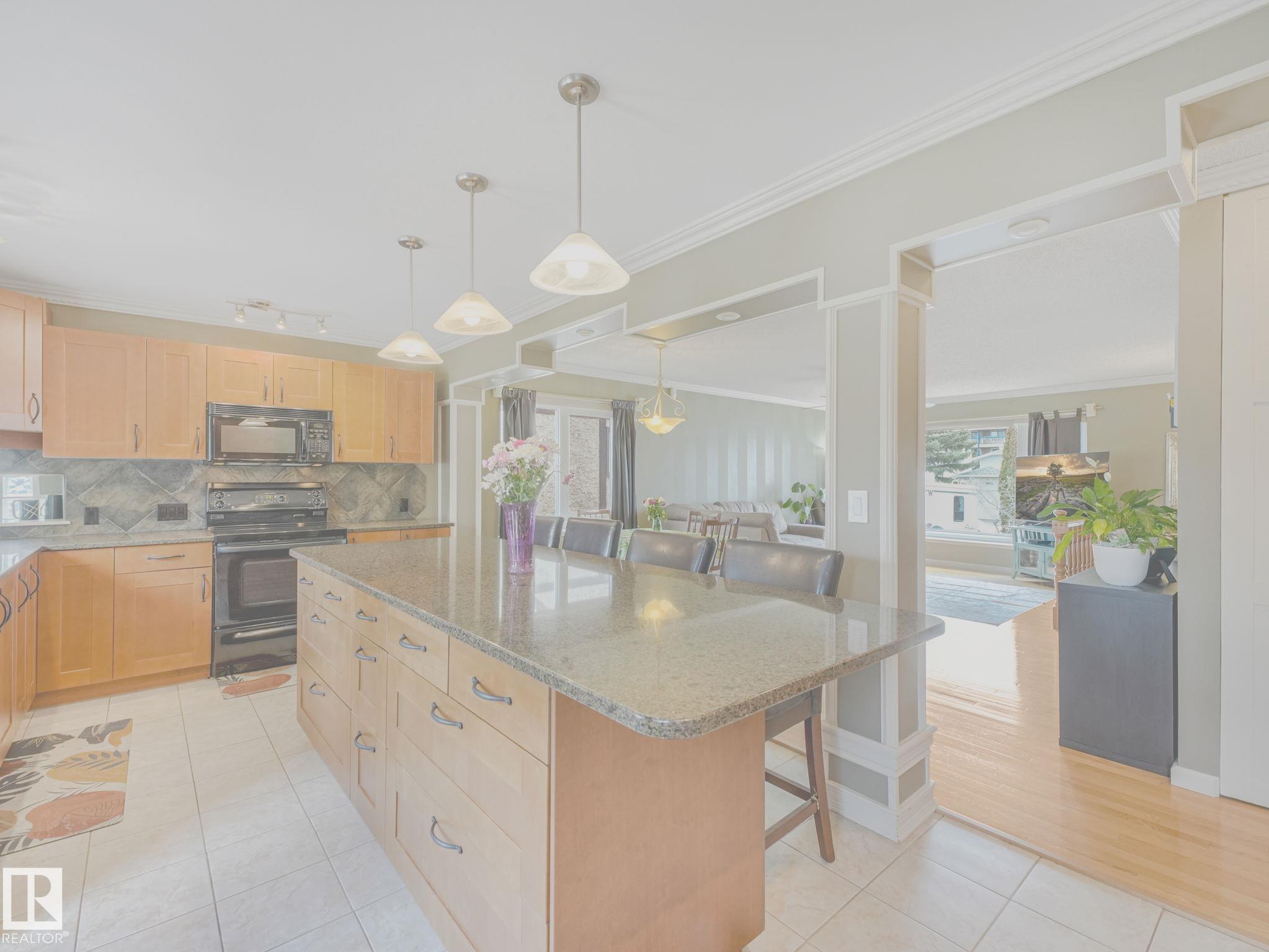 https://zimg.paragon.ice.com/ParagonImages/Property/PM/RAE/225402060/16/0/0/7f23f64ff8ca605d7d9fac7b8d7e5d8e/1/ba011162edb8afe518ddc818698f1476/225402060-54705508-3acb-45ca-8deb-60b8ecac02fd.JPG