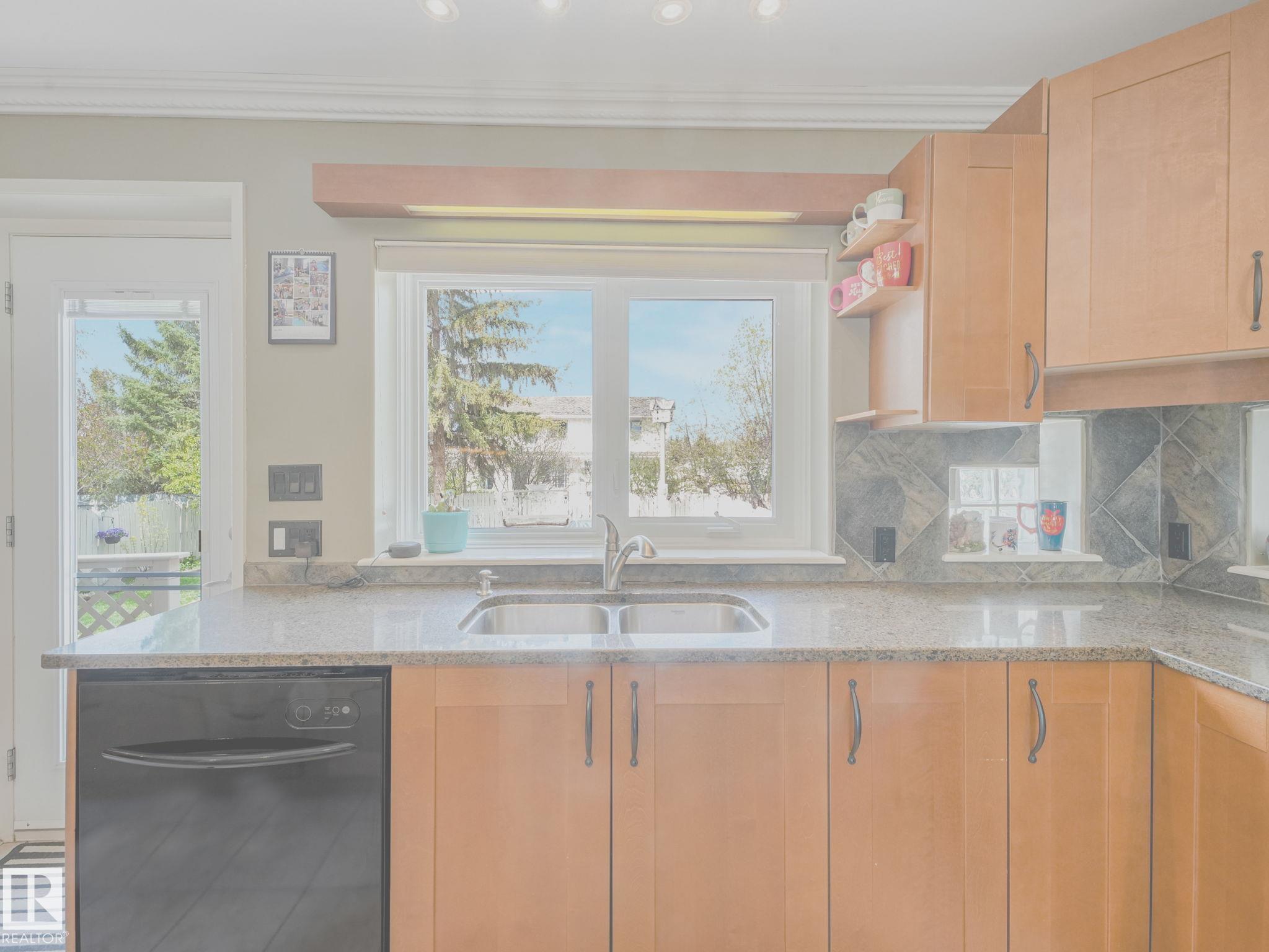 https://zimg.paragon.ice.com/ParagonImages/Property/PM/RAE/225402060/23/0/0/2083ab1bcb7949d6ca52dfa34265252f/1/ba011162edb8afe518ddc818698f1476/225402060-df0f5b1e-20b9-4d14-8116-a1432a83b01b.JPG