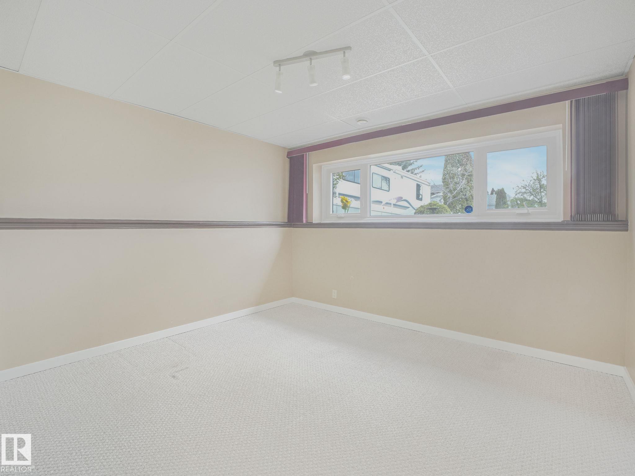 https://zimg.paragon.ice.com/ParagonImages/Property/PM/RAE/225402060/43/0/0/3b4f00b5ff6e2ad0055b2c9a0bf576b3/1/ba011162edb8afe518ddc818698f1476/225402060-3a868f5a-3eee-402f-989a-7a4af0647b5b.JPG