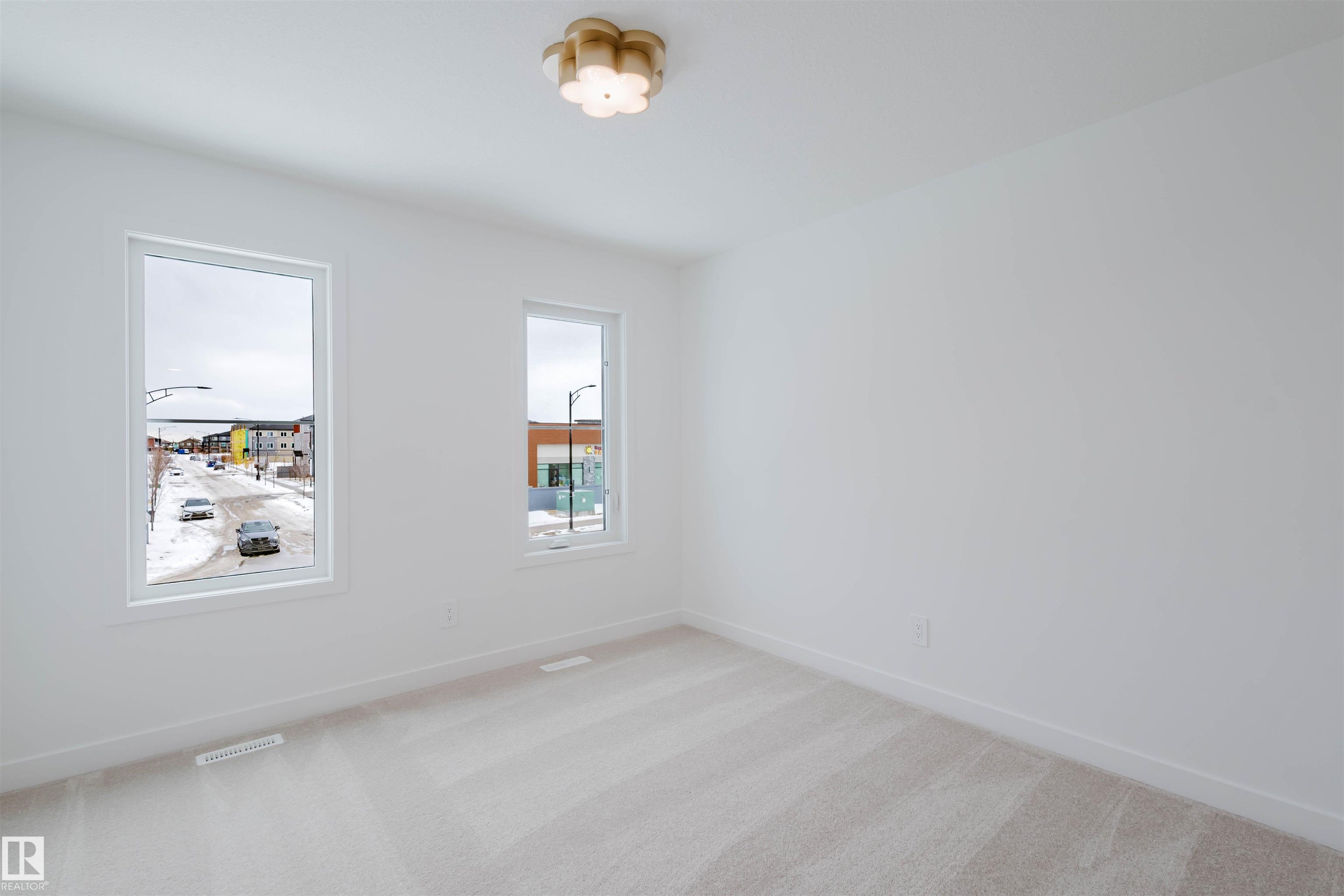 https://zimg.paragon.ice.com/ParagonImages/Property/PM/RAE/225402063/30/0/0/f285de26c79893f8de3e84440b7e8350/1/3df14a88ed7b955a608054c7a11f2ea4/225402063-e2b74c0a-064b-47af-9447-4feab6645aca.JPG