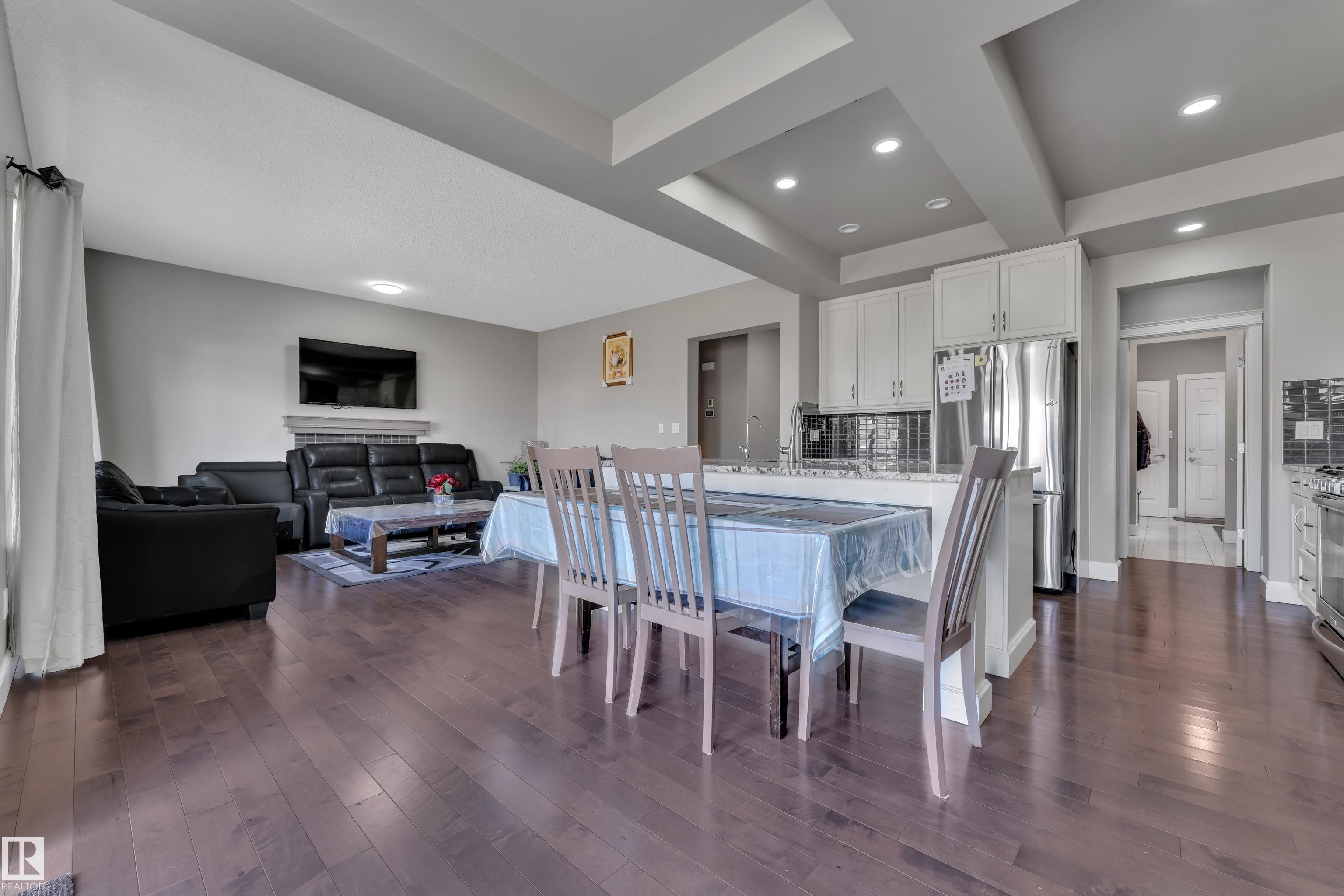 https://zimg.paragon.ice.com/ParagonImages/Property/PM/RAE/225402064/16/0/0/0e974c4615afec333b210683199326f6/1/f8f93cbdfc0e15e7a2da5efc3e896d4b/225402064-8f7a66ec-e4e1-4558-898c-c6a7d4b13aea.JPG
