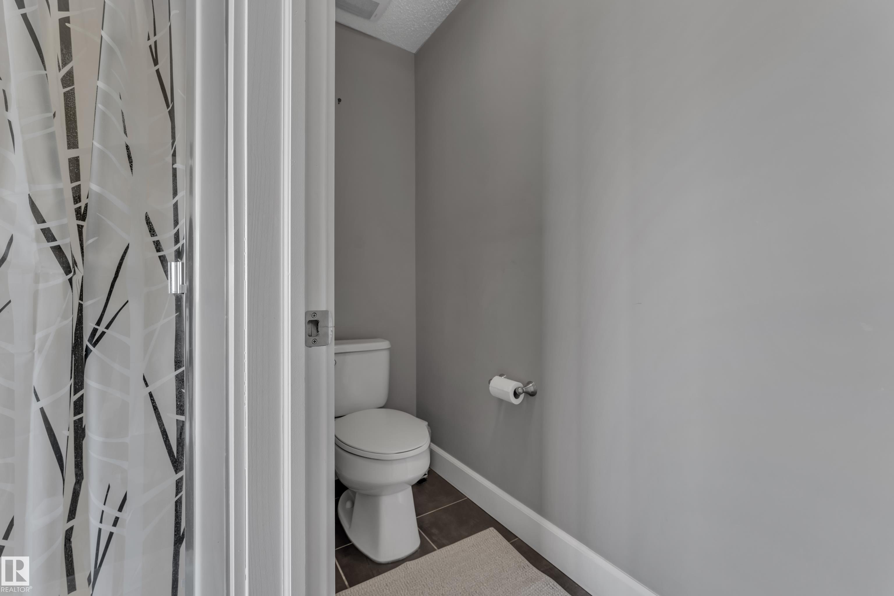 https://zimg.paragon.ice.com/ParagonImages/Property/PM/RAE/225402064/32/0/0/67fa730764f1716bac7f2c96cfa07421/1/f8f93cbdfc0e15e7a2da5efc3e896d4b/225402064-7a46f09e-a834-4540-8268-de2df5173441.JPG