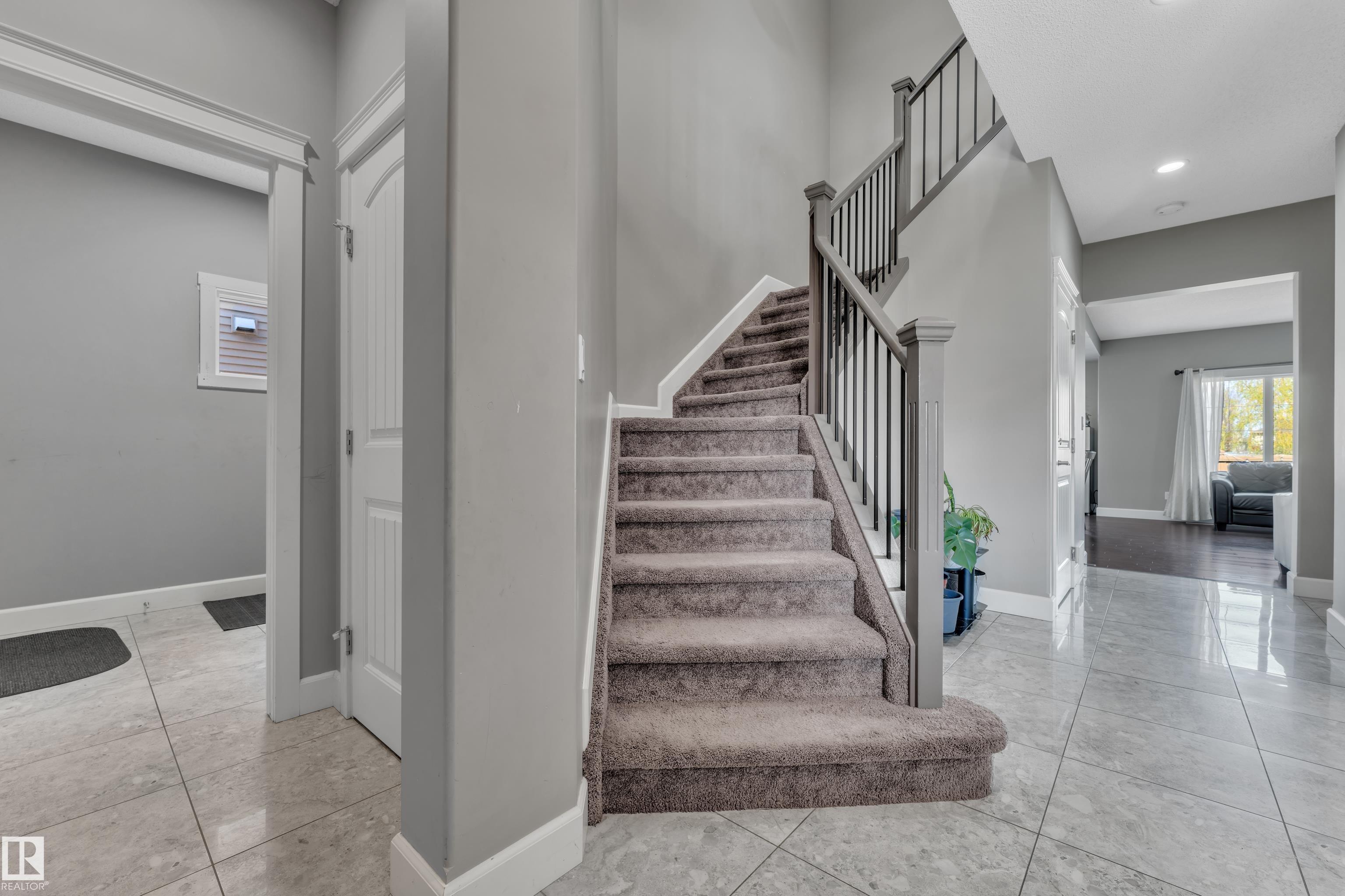 https://zimg.paragon.ice.com/ParagonImages/Property/PM/RAE/225402064/6/0/0/33eb62395565c05fc61759f0f1329484/1/f8f93cbdfc0e15e7a2da5efc3e896d4b/225402064-4cf883e2-6c62-4a86-a381-8e08a6aaaa21.JPG