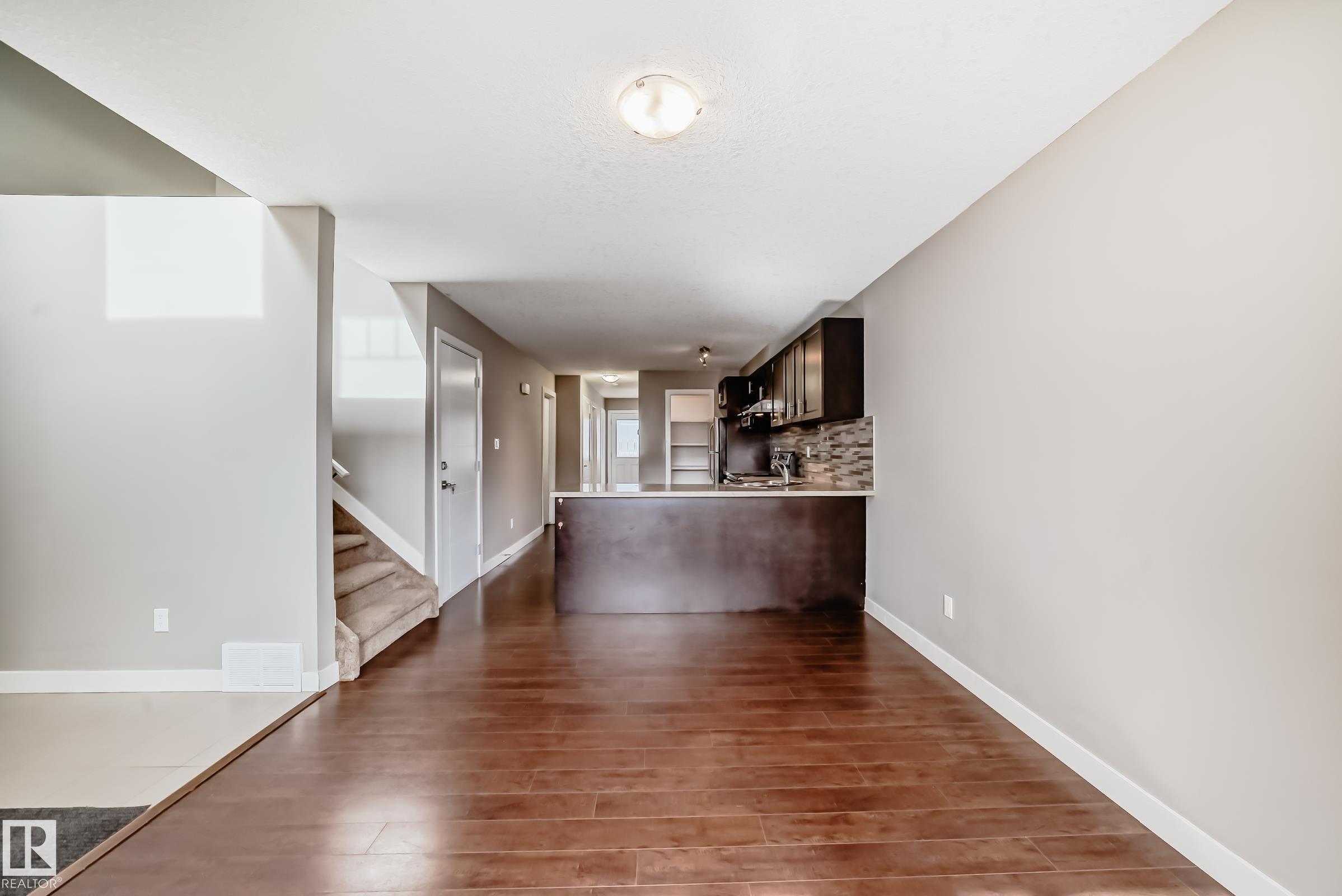 https://zimg.paragon.ice.com/ParagonImages/Property/PM/RAE/225402072/15/0/0/0f088c4a10f30e3605f879ac235a2578/1/4798866b6e65c75306c5deaf10b707e1/225402072-e315a4d8-c88a-49fa-987f-7852f953e9e1.JPG