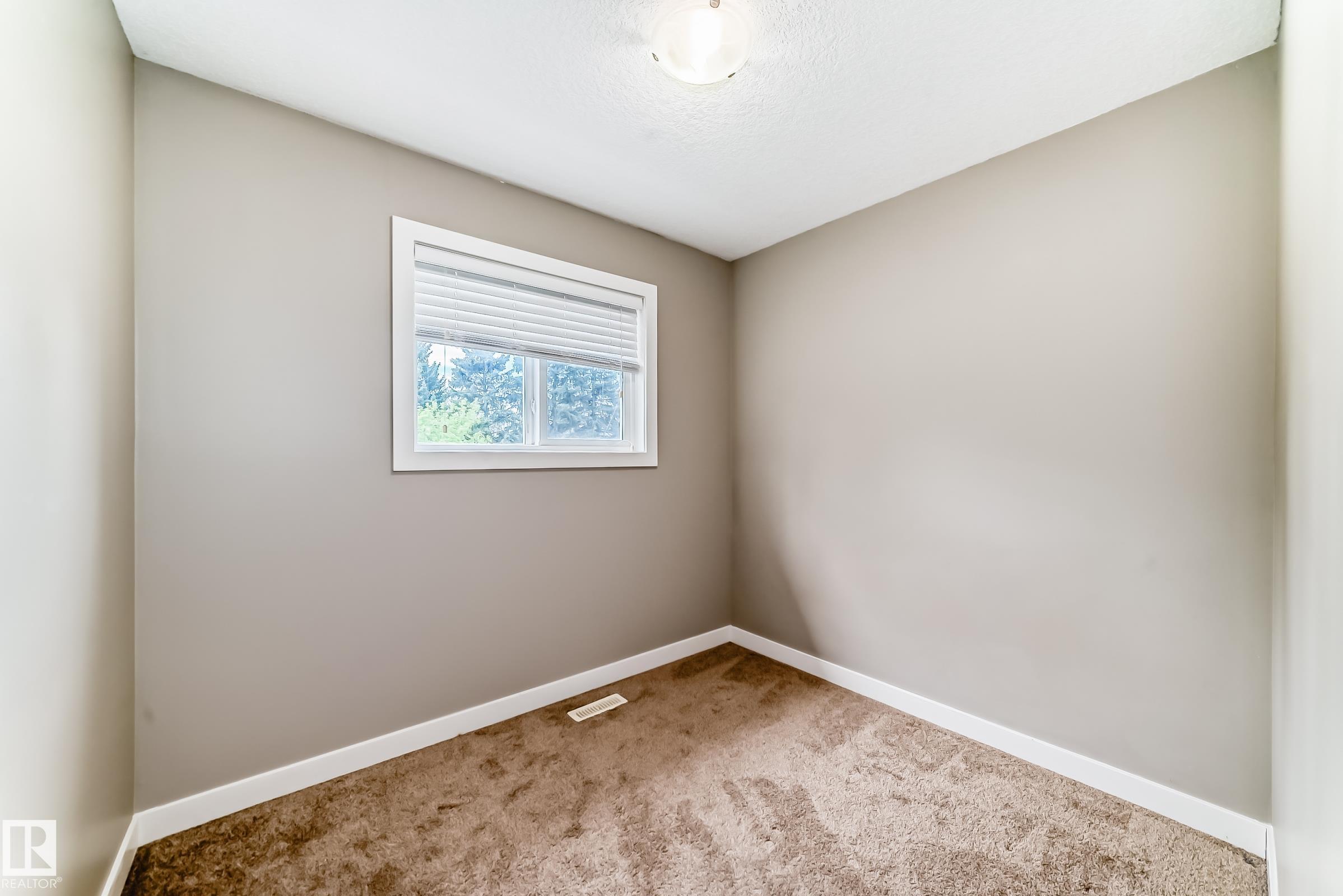 https://zimg.paragon.ice.com/ParagonImages/Property/PM/RAE/225402072/26/0/0/85685518b0e1832125afaf372d6be1da/1/4798866b6e65c75306c5deaf10b707e1/225402072-fa463fe5-955d-4e23-955e-865cc632cb86.JPG