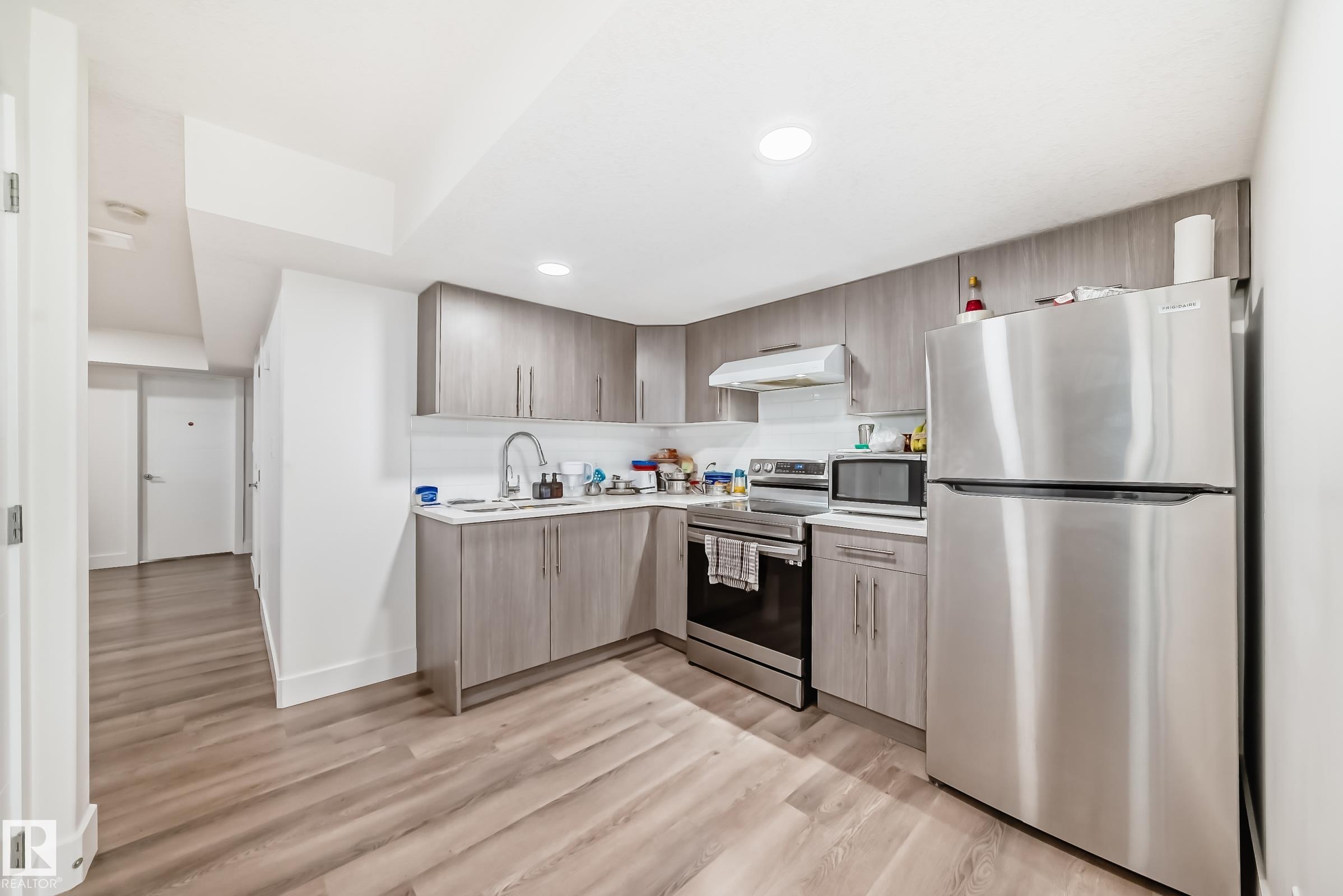 https://zimg.paragon.ice.com/ParagonImages/Property/PM/RAE/225402072/35/0/0/b920b57da9d65ea917f7911fe1b0859a/1/4798866b6e65c75306c5deaf10b707e1/225402072-c0bdbe2f-474a-4081-9297-114a34d5ed3a.JPG