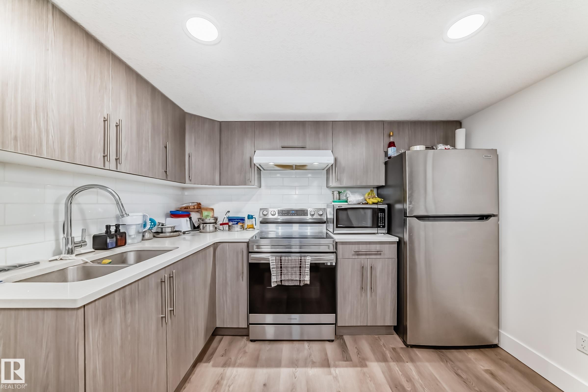 https://zimg.paragon.ice.com/ParagonImages/Property/PM/RAE/225402072/36/0/0/f27d4b7627754b6c879087ca740f44aa/1/4798866b6e65c75306c5deaf10b707e1/225402072-cc2989f9-533d-4539-8466-412d8ec0a5a5.JPG