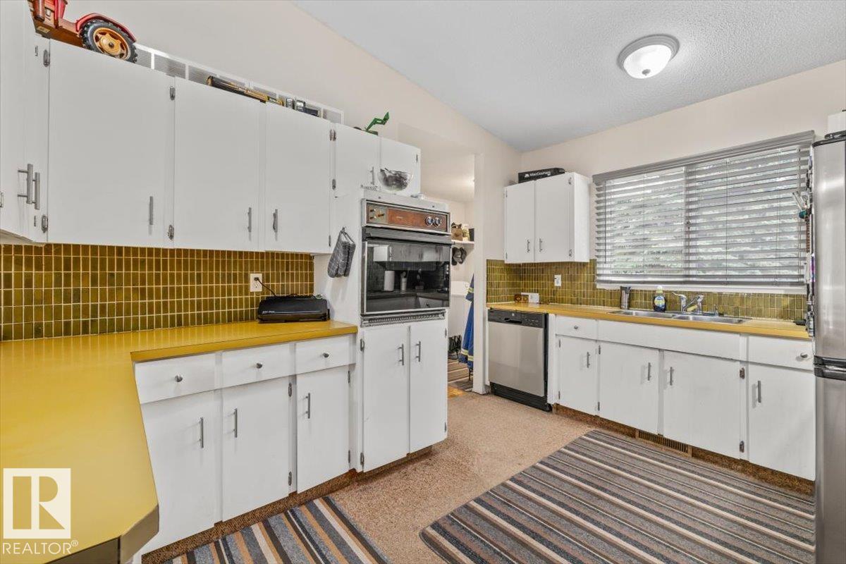 Photo 13 at 4411 209 Street NW, Edgemont, Edmonton