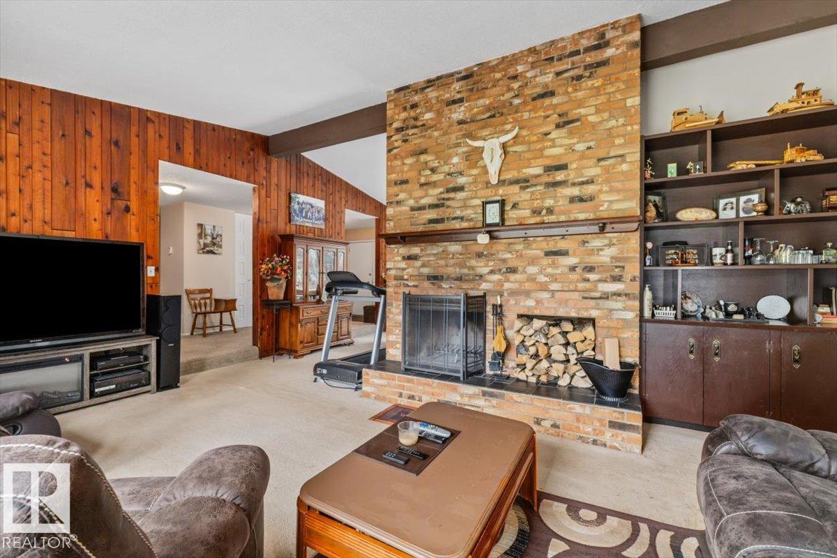 Photo 7 at 4411 209 Street NW, Edgemont, Edmonton