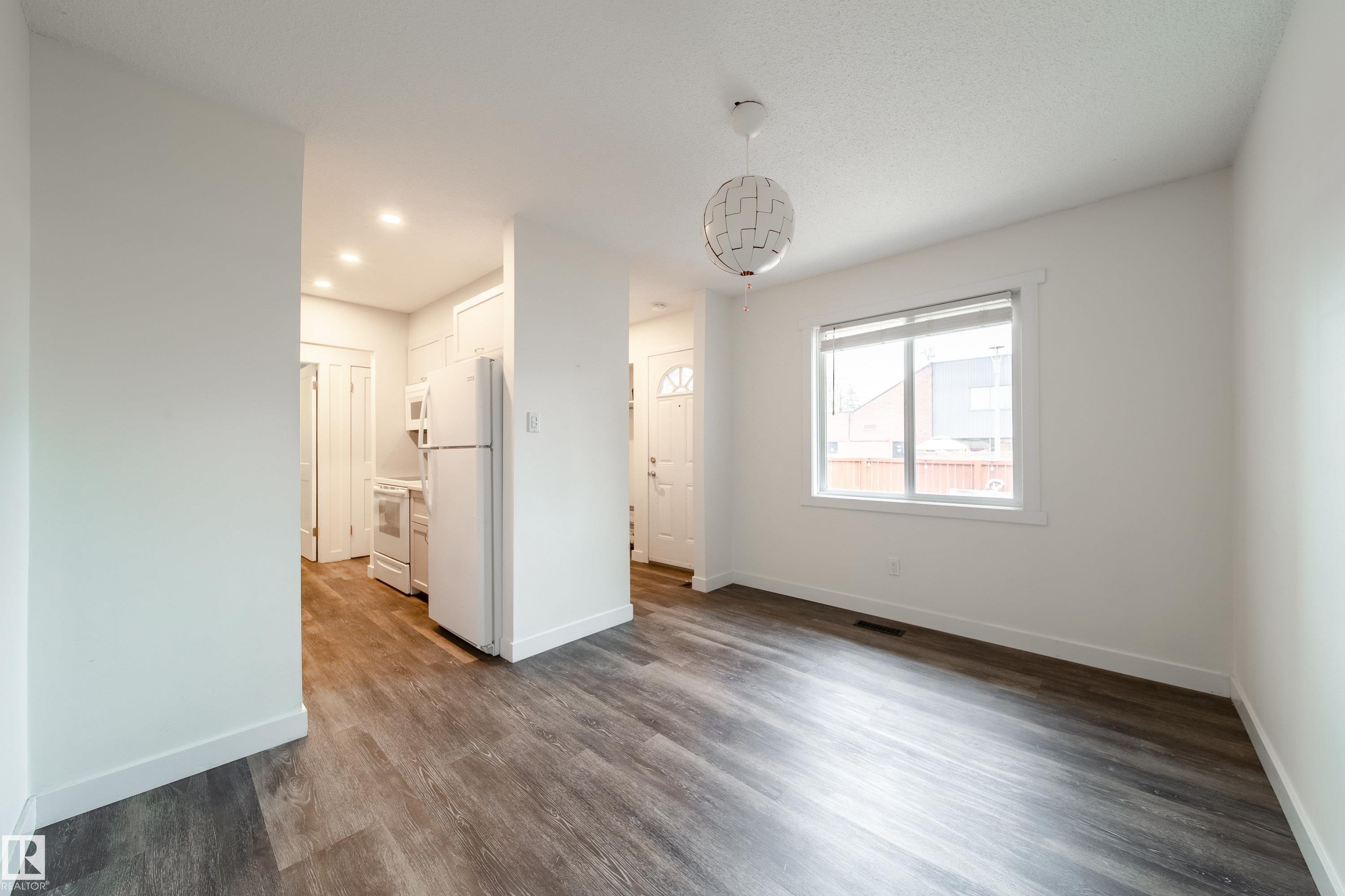 https://zimg.paragon.ice.com/ParagonImages/Property/PM/RAE/225402081/24/0/0/c5fb651668f75efccb81abe348232d74/1/6f3a3377c61851b65010868c8ed7566c/225402081-09fe4e57-df34-4a05-9d1e-18c681ccc024.JPG