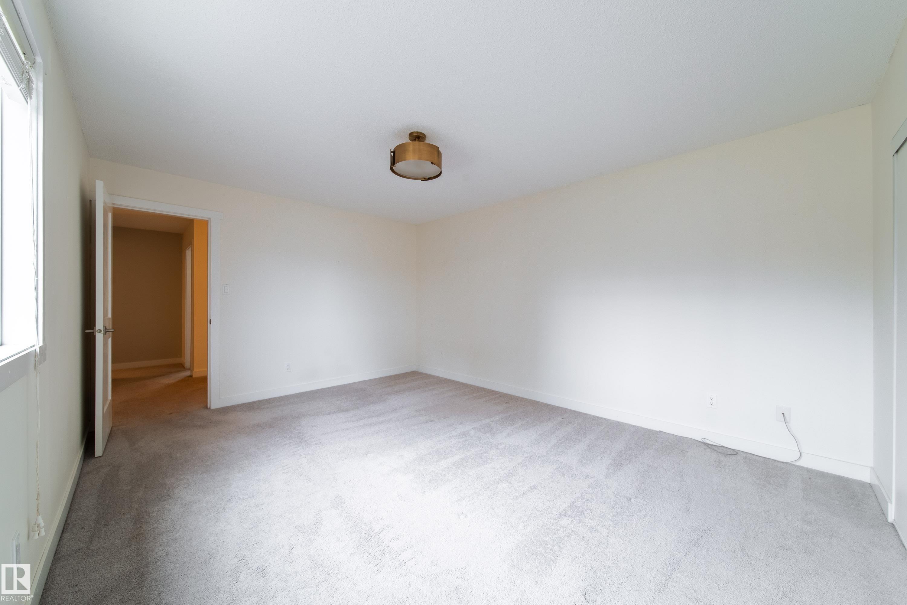 https://zimg.paragon.ice.com/ParagonImages/Property/PM/RAE/225402081/26/0/0/7f7a2f24a710f19801778a61304d76ae/1/6f3a3377c61851b65010868c8ed7566c/225402081-d5d7b0ea-9791-477b-9c58-af80df6bdcef.JPG