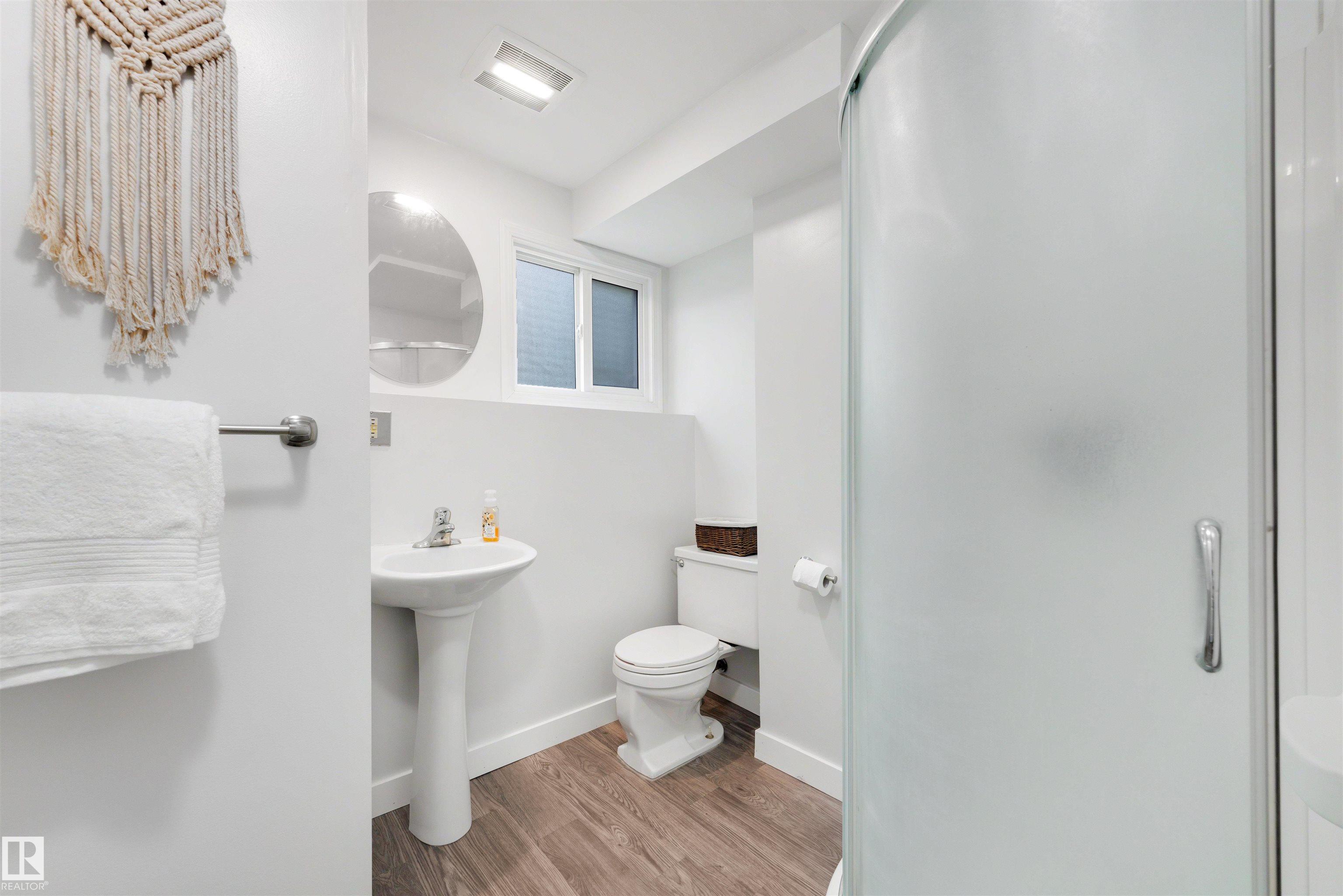 Photo 27 at 5502 52 Street, Willow Park, Leduc