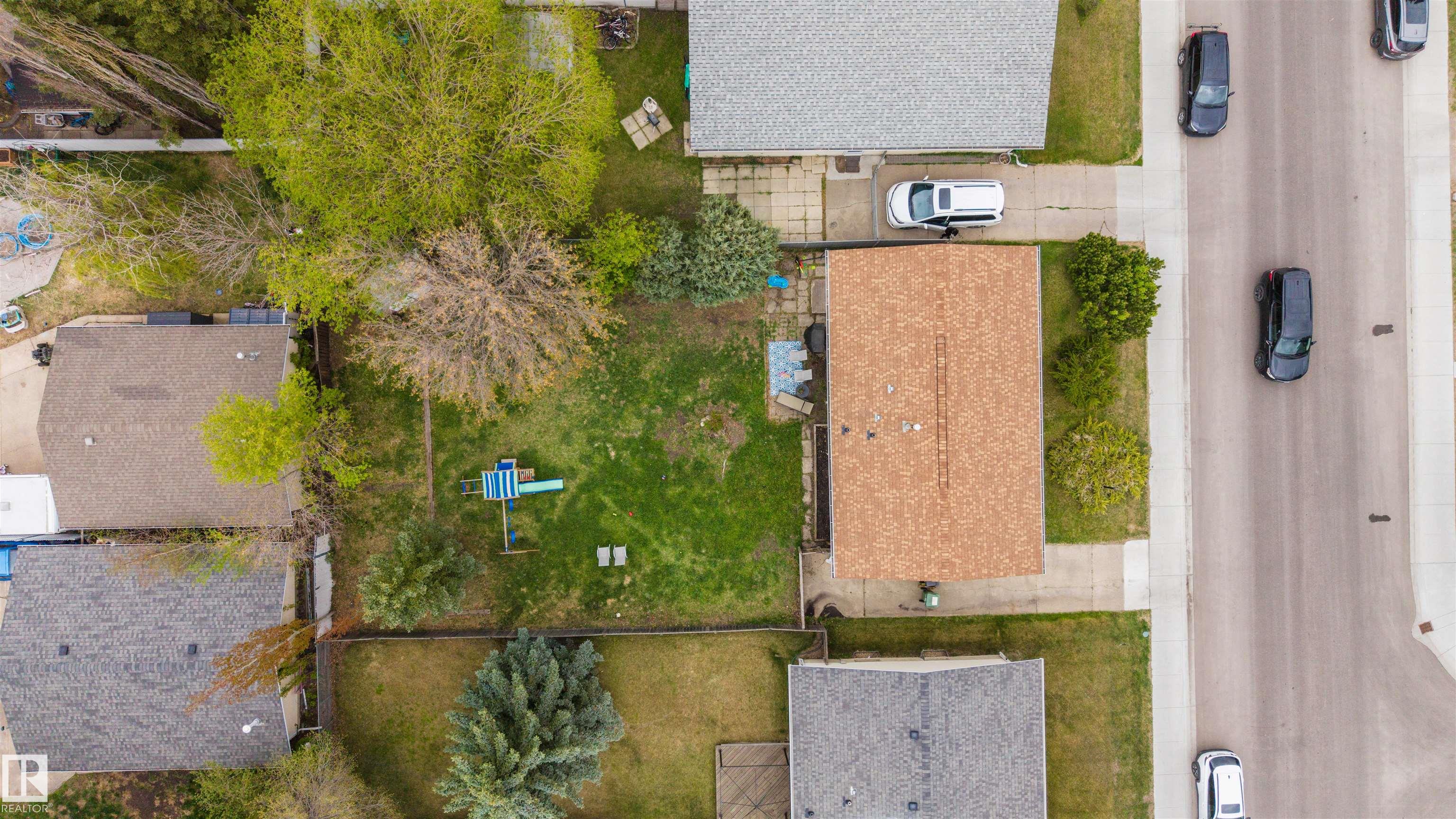 Photo 33 at 5502 52 Street, Willow Park, Leduc