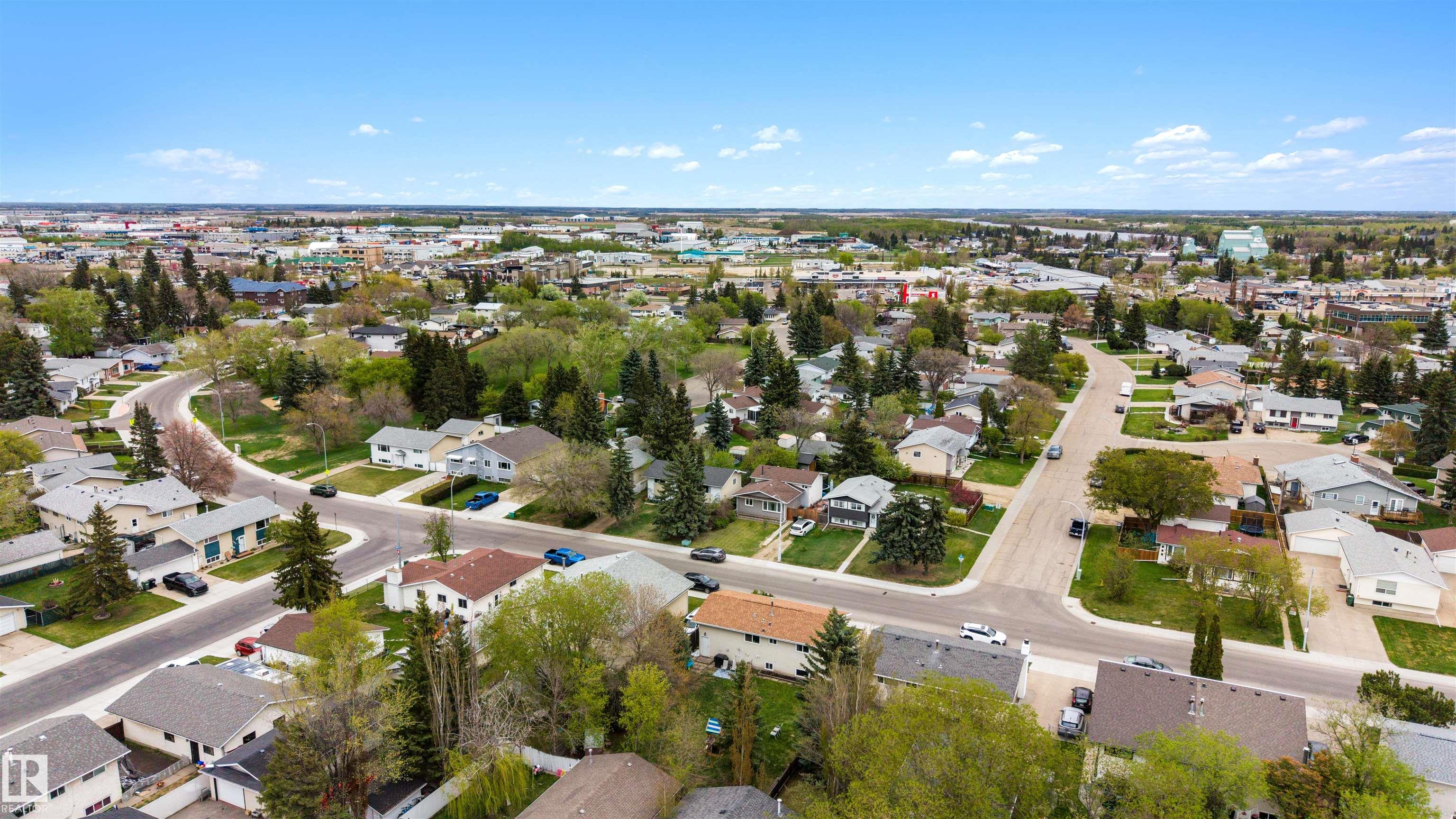 Photo 34 at 5502 52 Street, Willow Park, Leduc