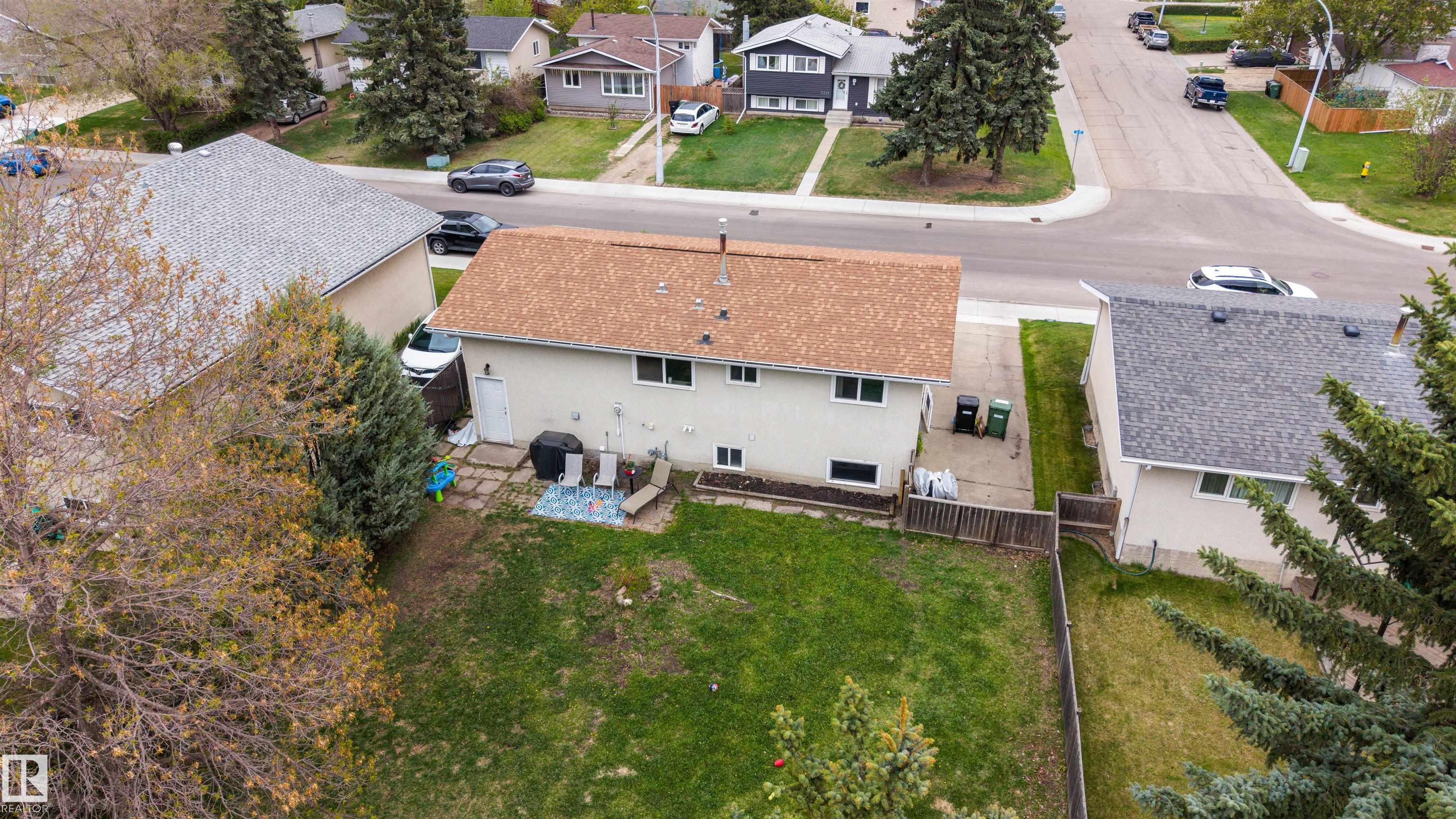 Photo 37 at 5502 52 Street, Willow Park, Leduc