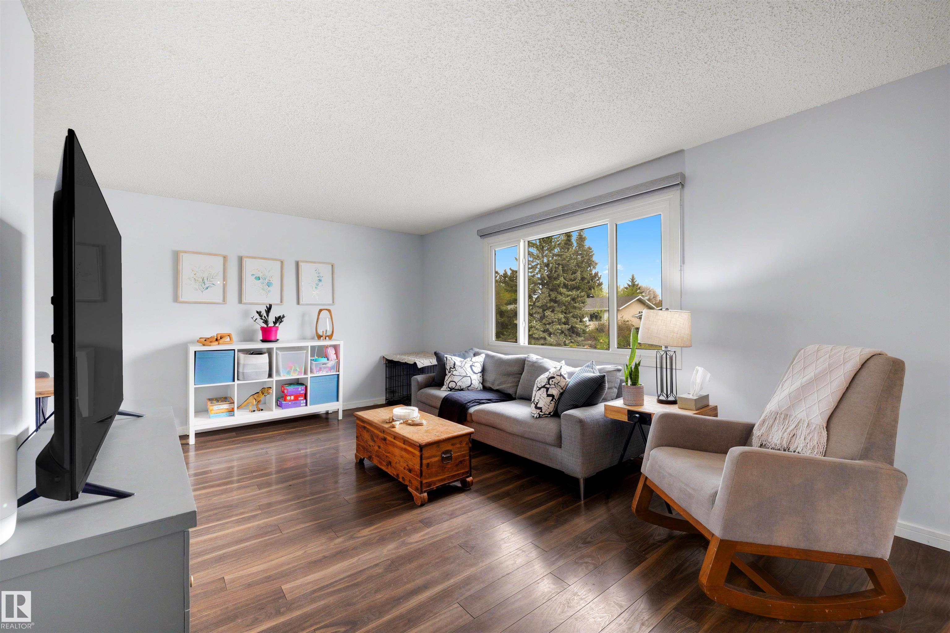 Photo 9 at 5502 52 Street, Willow Park, Leduc