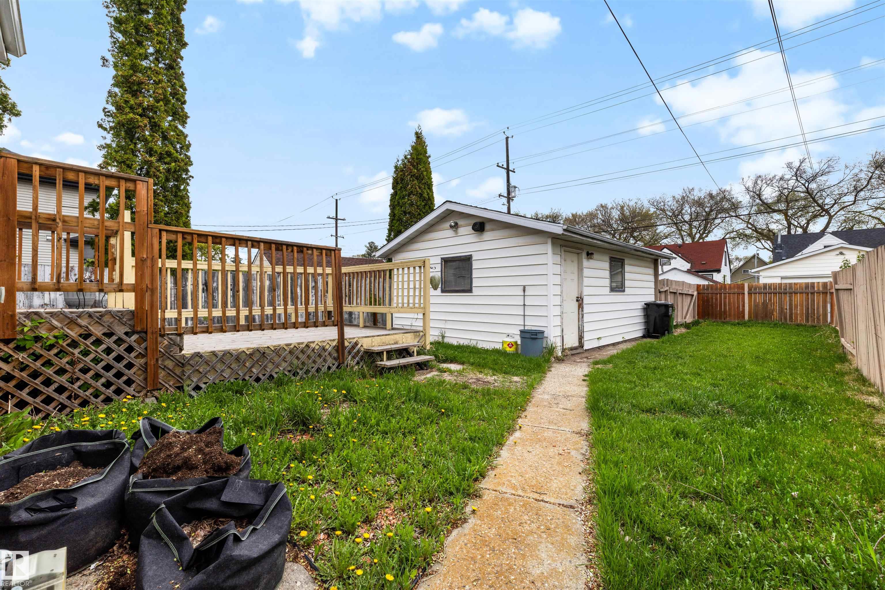 Photo 32 at 11417 91 Street NW, Alberta Avenue, Edmonton