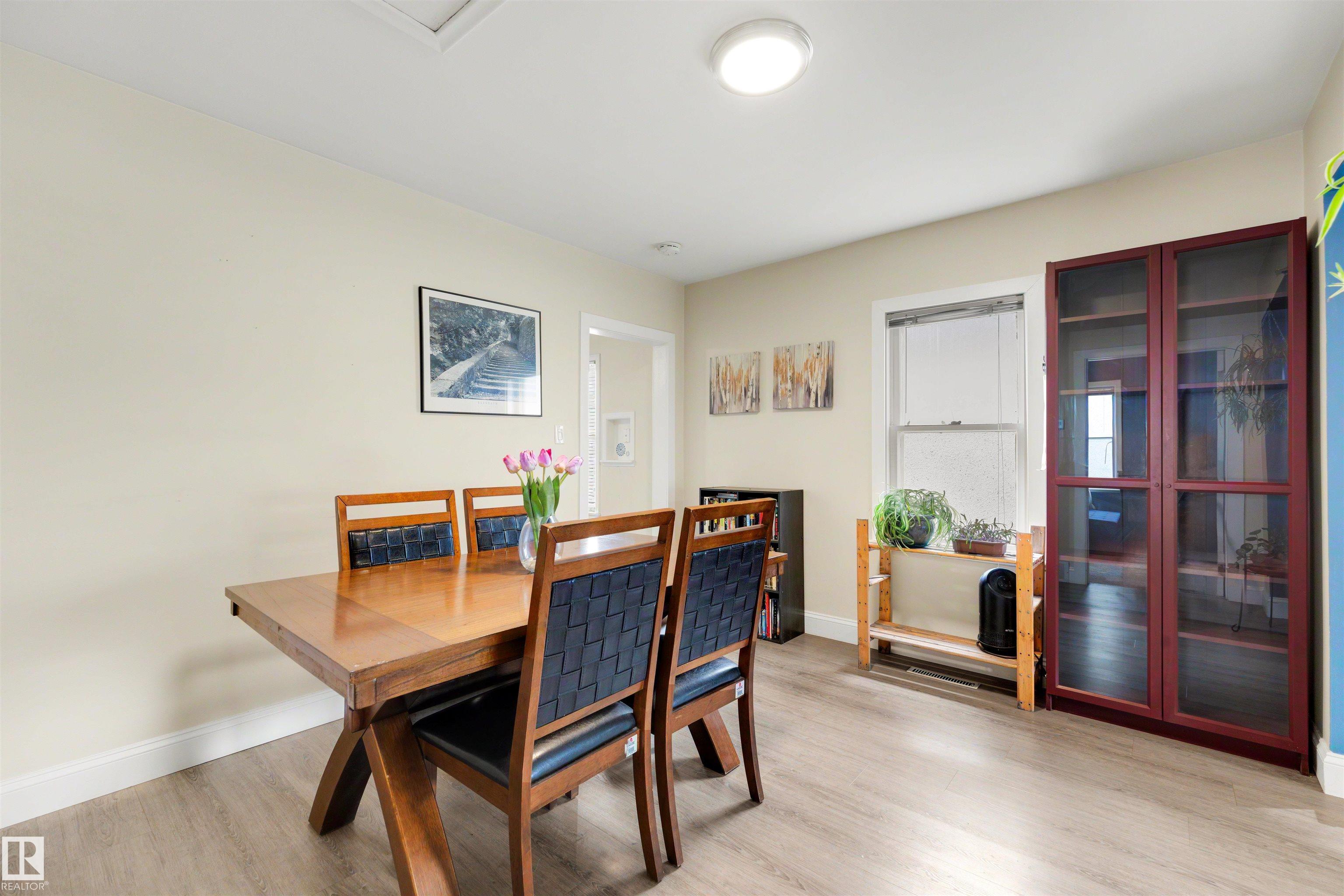 Photo 8 at 11417 91 Street NW, Alberta Avenue, Edmonton