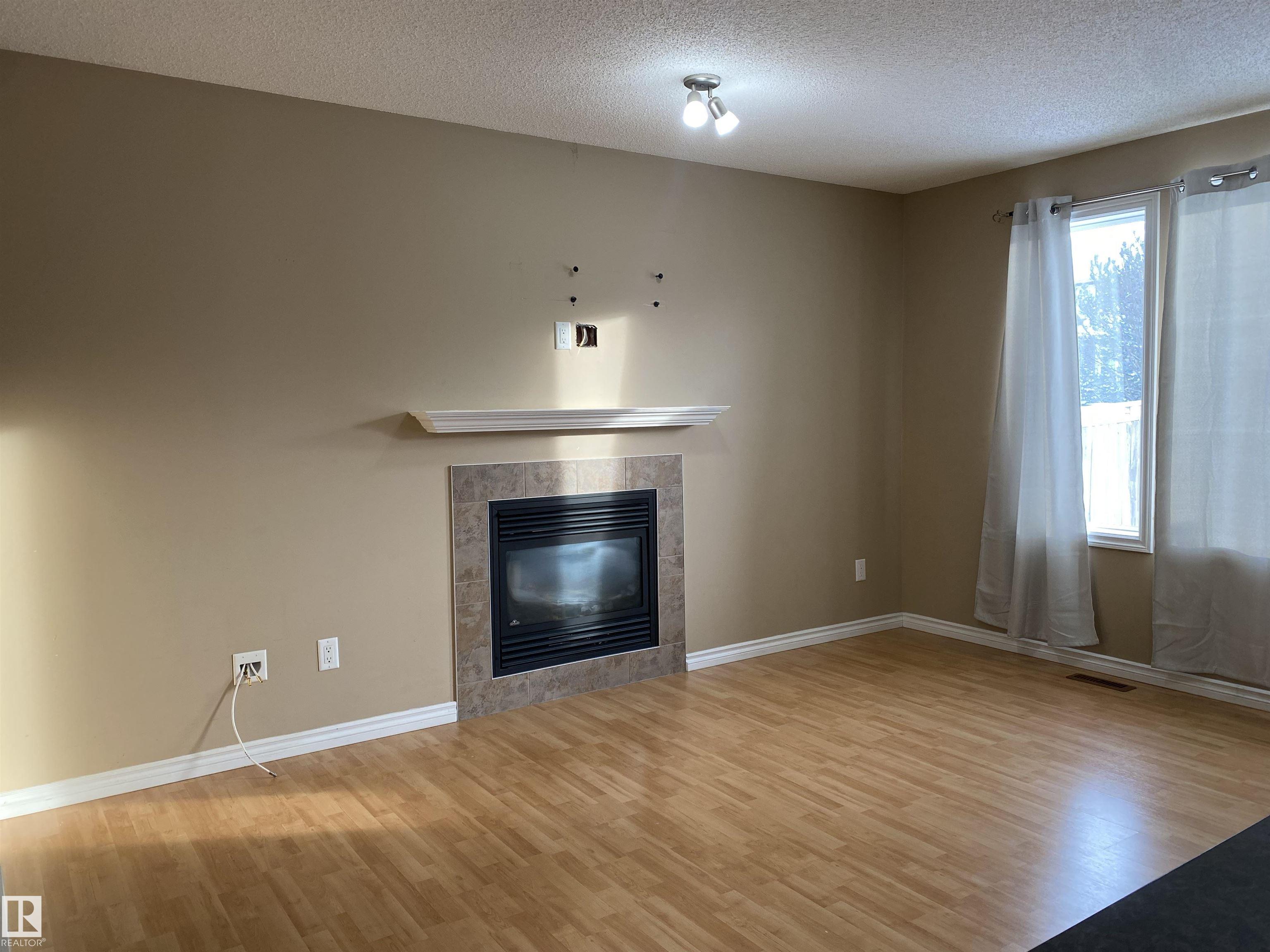 Photo 11 at 6411 18 Avenue SW, Walker, Edmonton