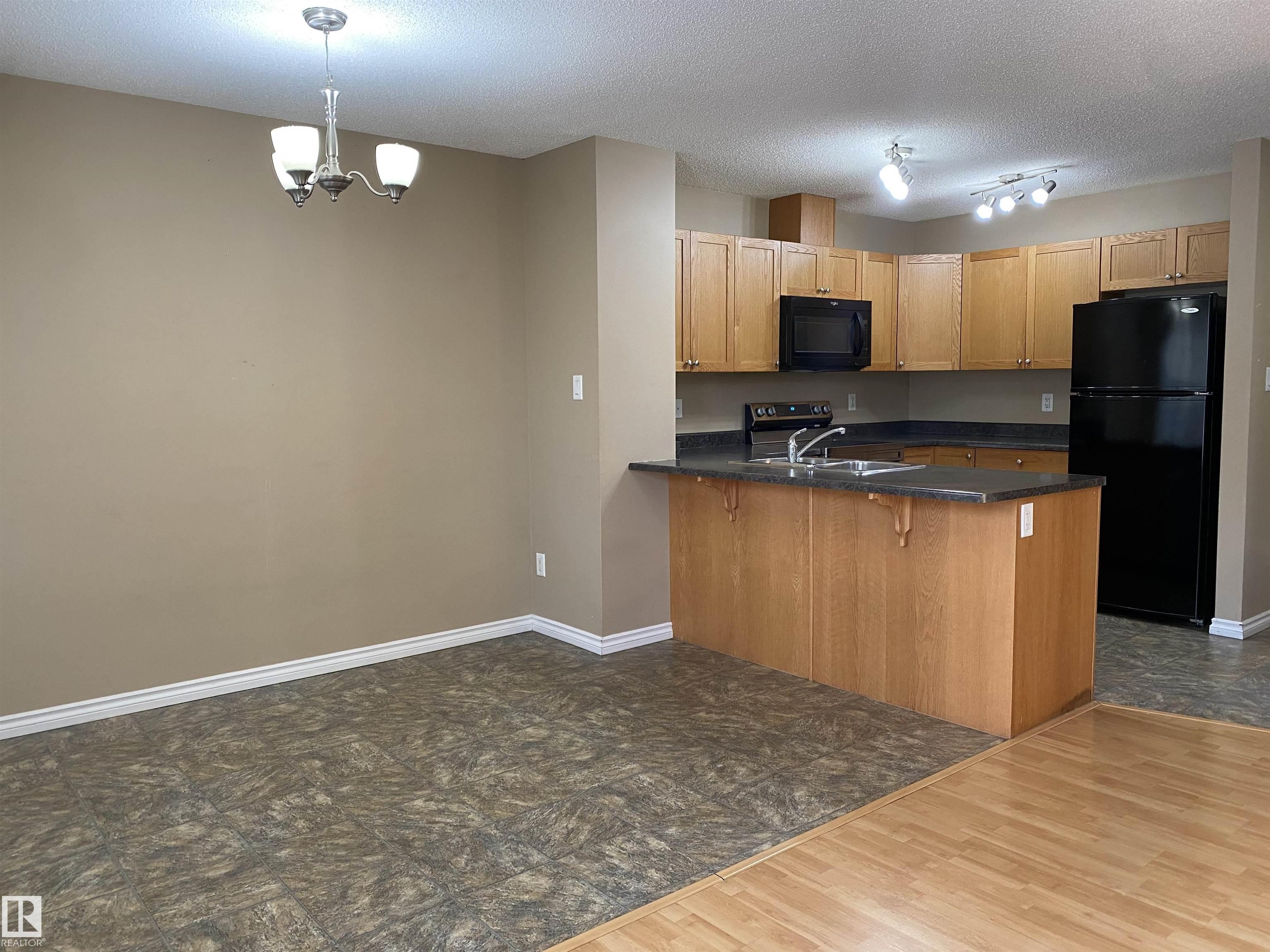 Photo 8 at 6411 18 Avenue SW, Walker, Edmonton
