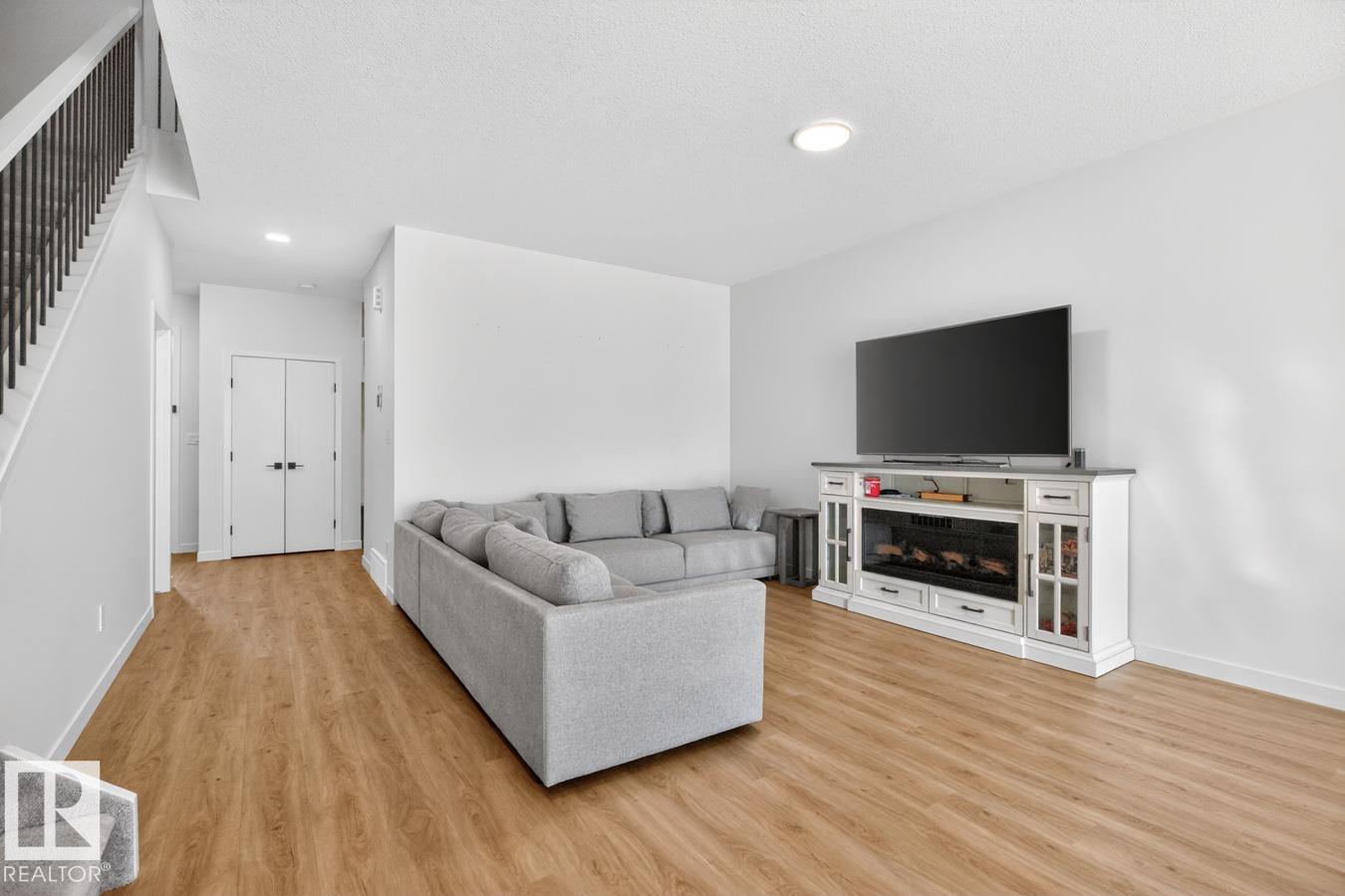 17347 100 Street NW, Elsinore, Edmonton