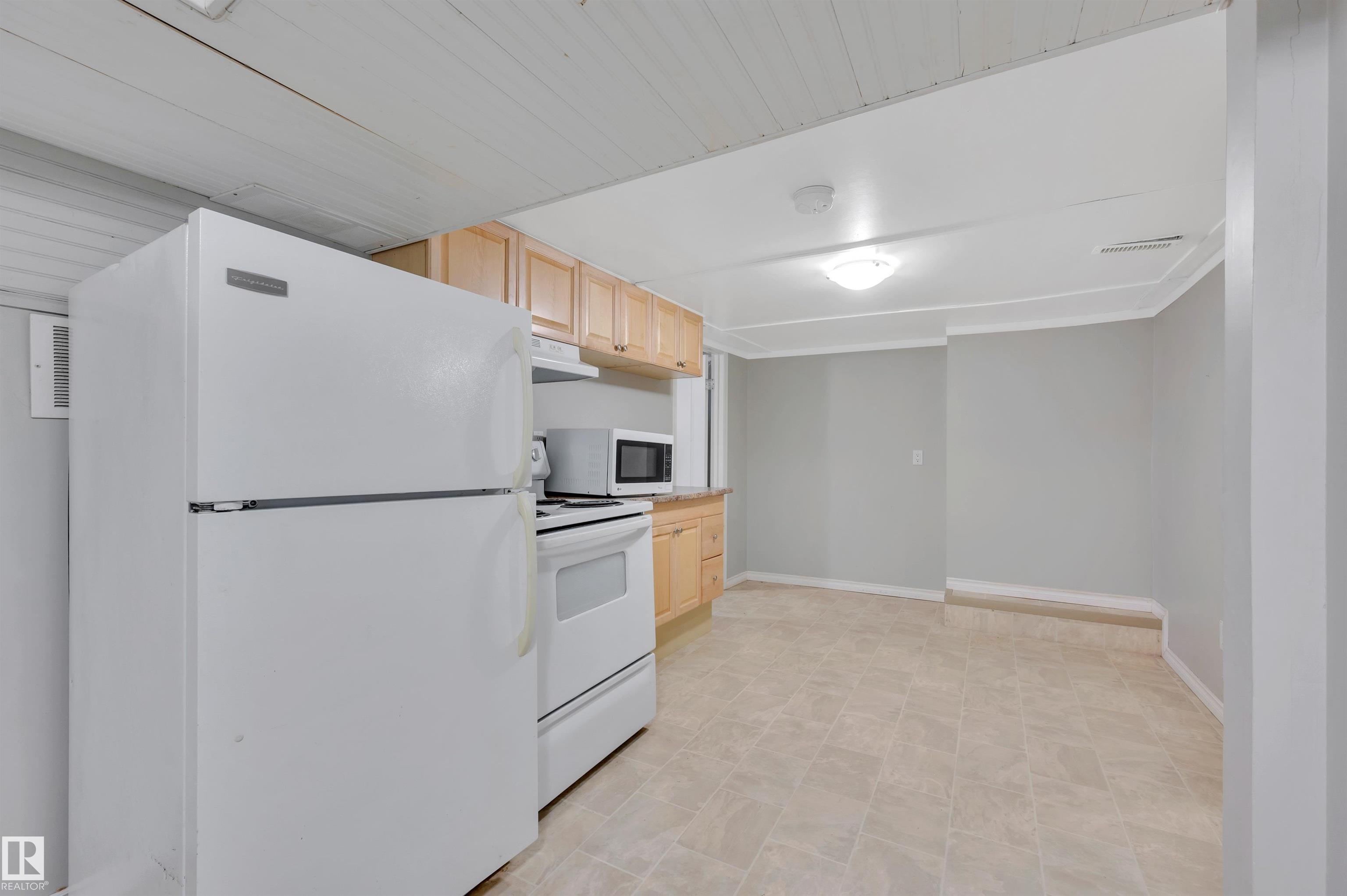 Photo 33 at 11028 84 Avenue NW, Garneau, Edmonton
