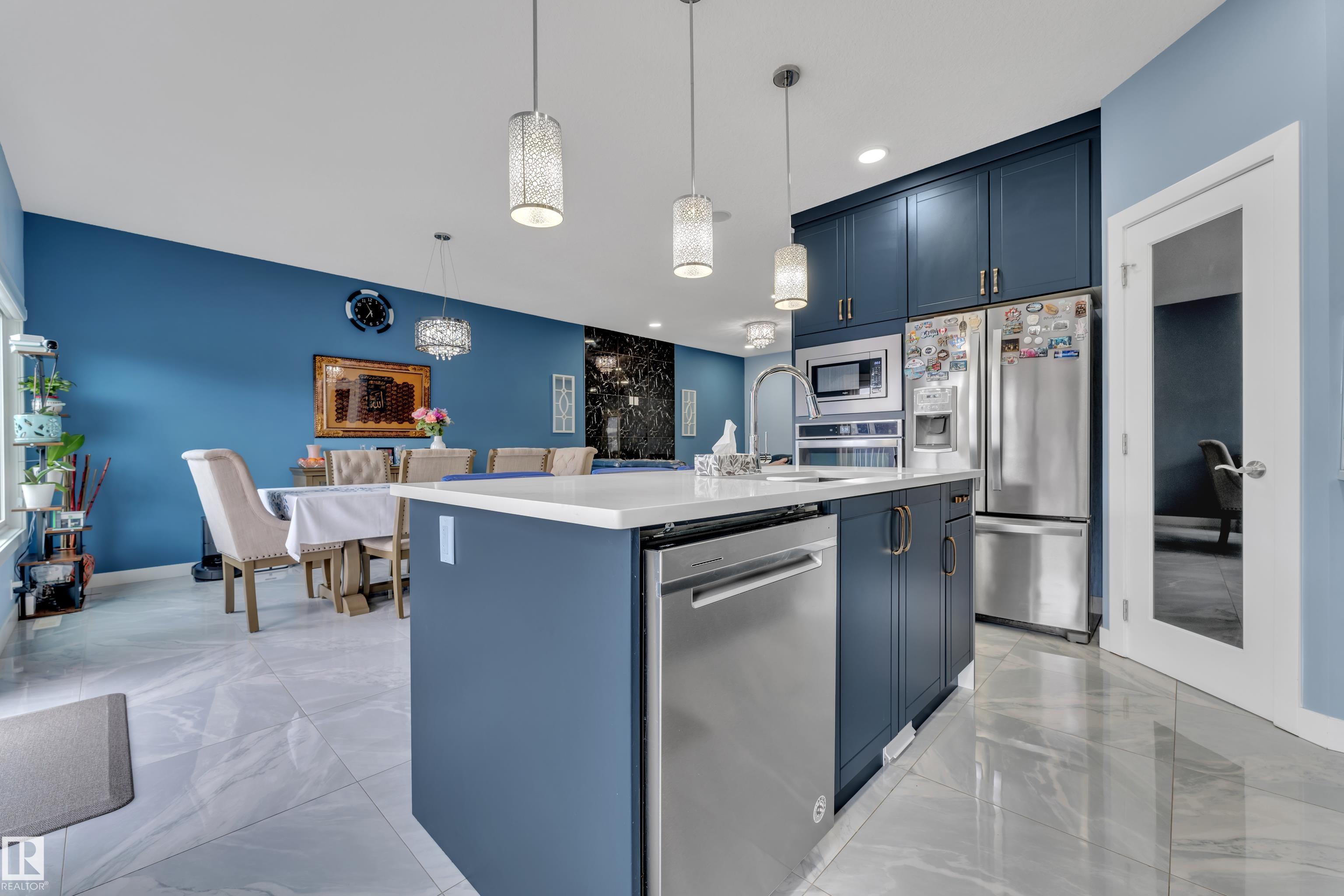 https://zimg.paragon.ice.com/ParagonImages/Property/PM/RAE/225402103/19/0/0/83cb9ec77038b791cf3d21aab0ba1052/1/95770c36fb549233143a685bb1bad4a3/225402103-b084b22e-6f8a-48e8-b53f-a7e7ae983208.JPG
