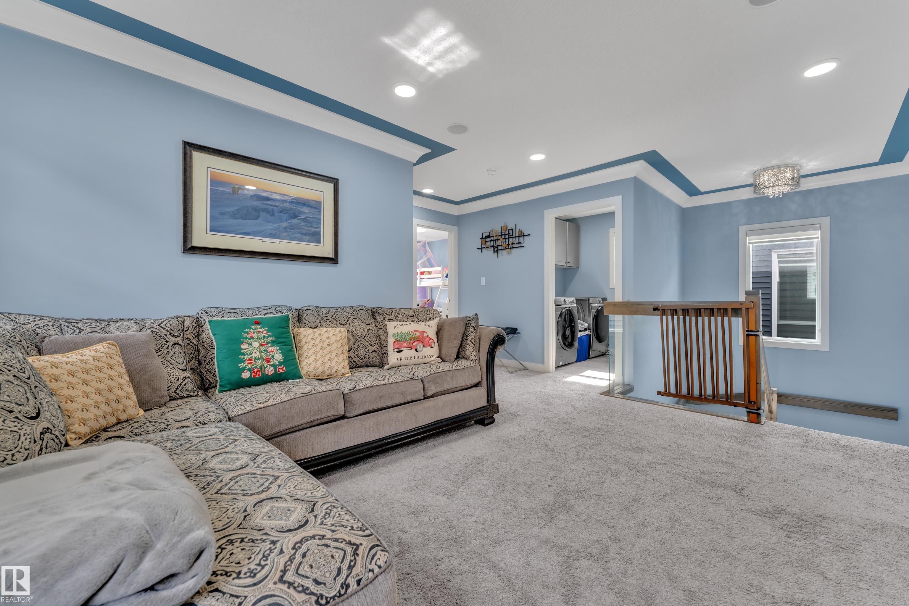 https://zimg.paragon.ice.com/ParagonImages/Property/PM/RAE/225402103/26/0/0/fa1ef78a6c196cfaf935de338e27a018/1/95770c36fb549233143a685bb1bad4a3/225402103-8cb58eac-55c3-410a-932e-dd92ff0b5f09.JPG