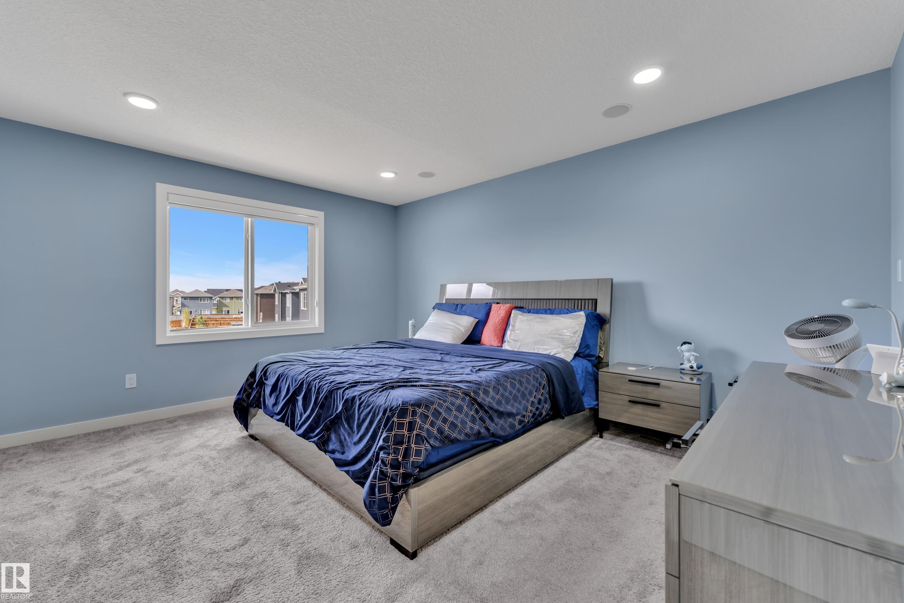 https://zimg.paragon.ice.com/ParagonImages/Property/PM/RAE/225402103/27/0/0/819f5b29fce34f18131aeb44afb3f44b/1/95770c36fb549233143a685bb1bad4a3/225402103-0230cbc9-9fc8-4e55-a101-f042488a87ab.JPG