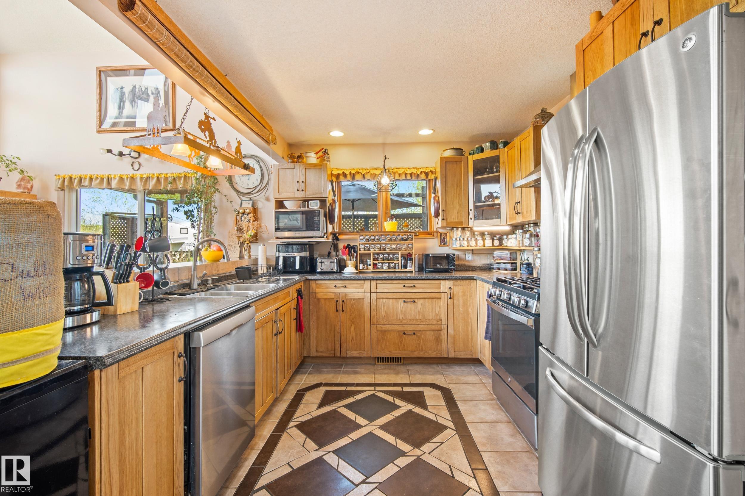 Photo 13 at 26 - 57108 Rge Road 220, Juniper Hills, Rural Sturgeon County
