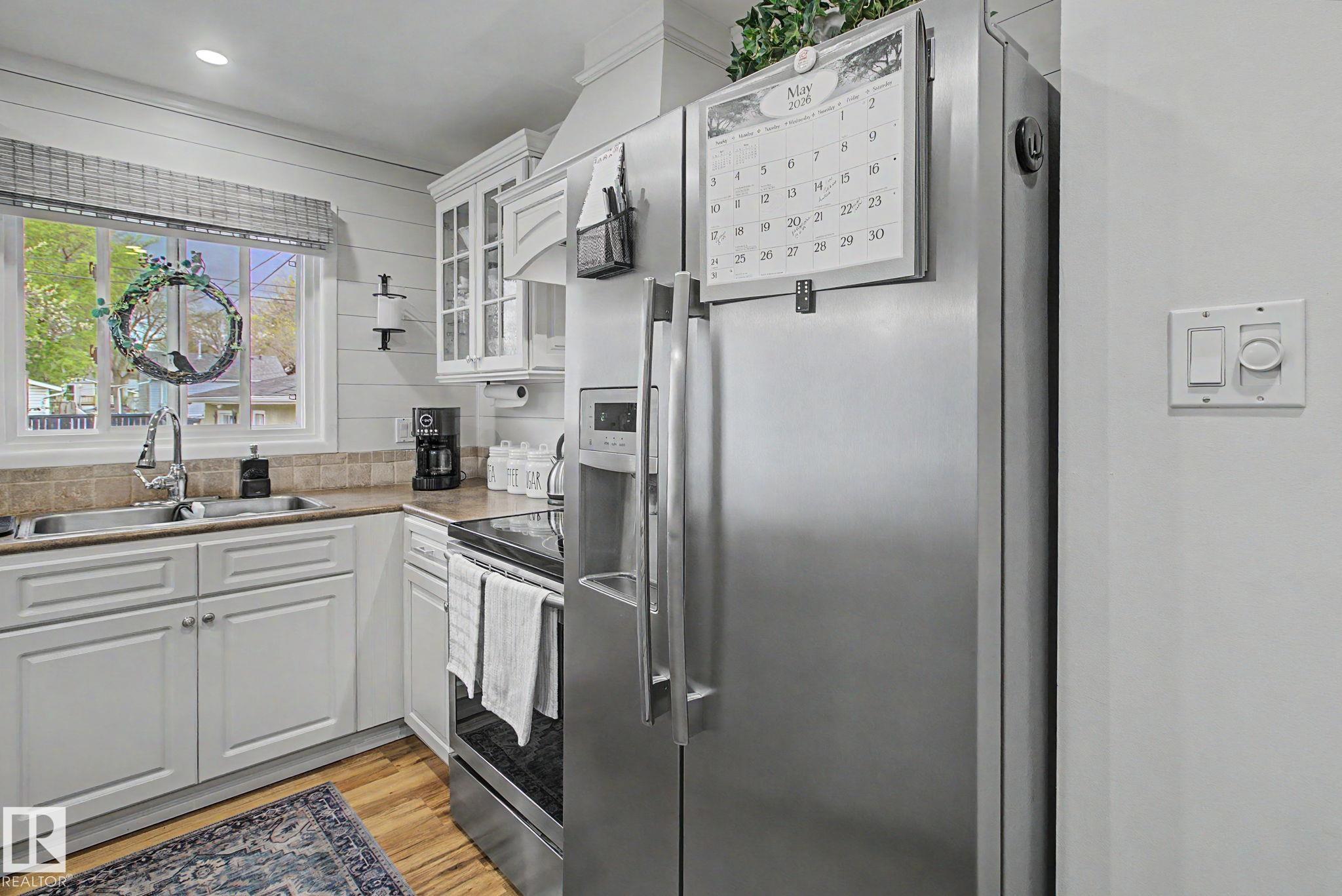 Photo 13 at 11918 43 Street NW, Beacon Heights, Edmonton