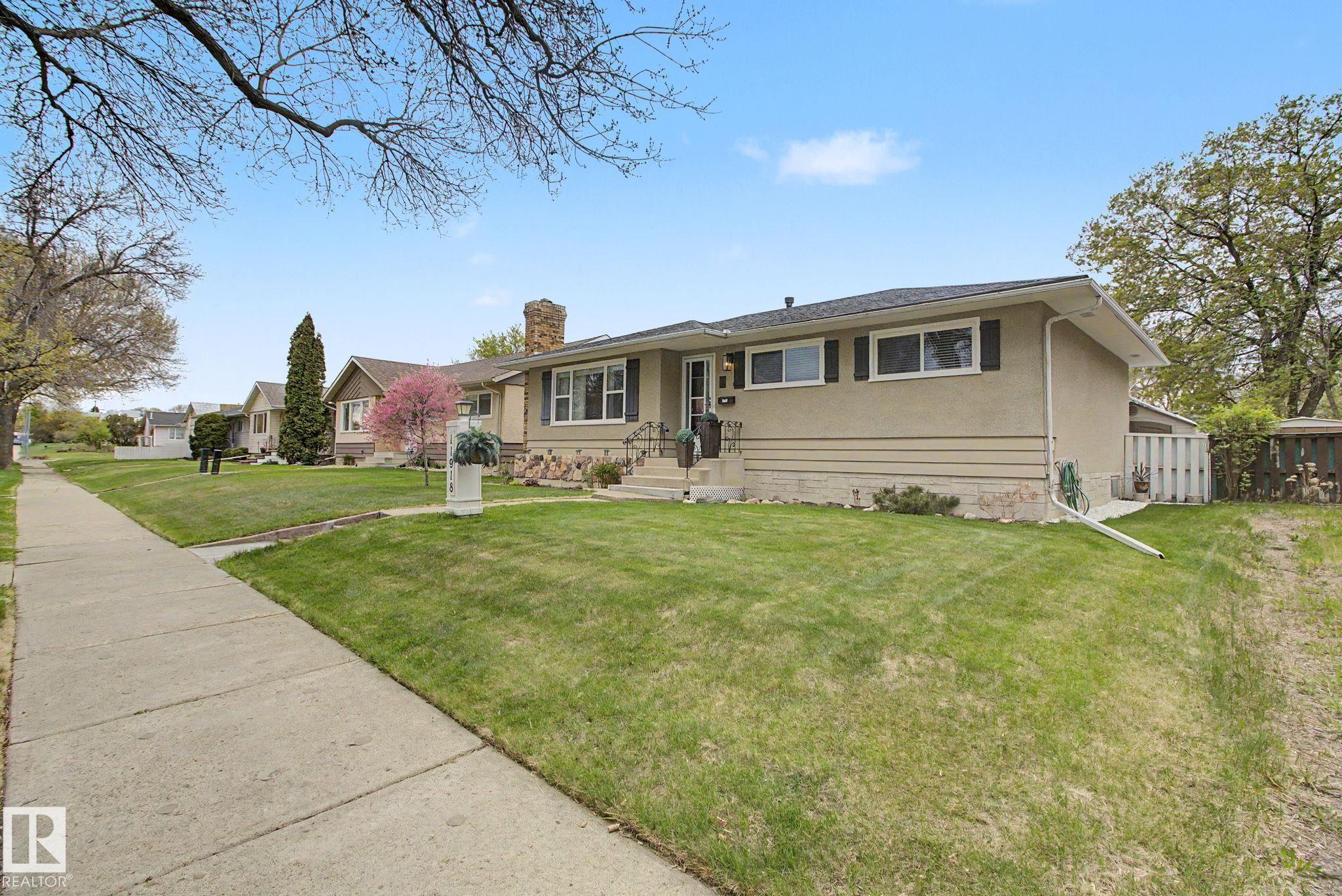 11918 43 Street NW, Beacon Heights, Edmonton