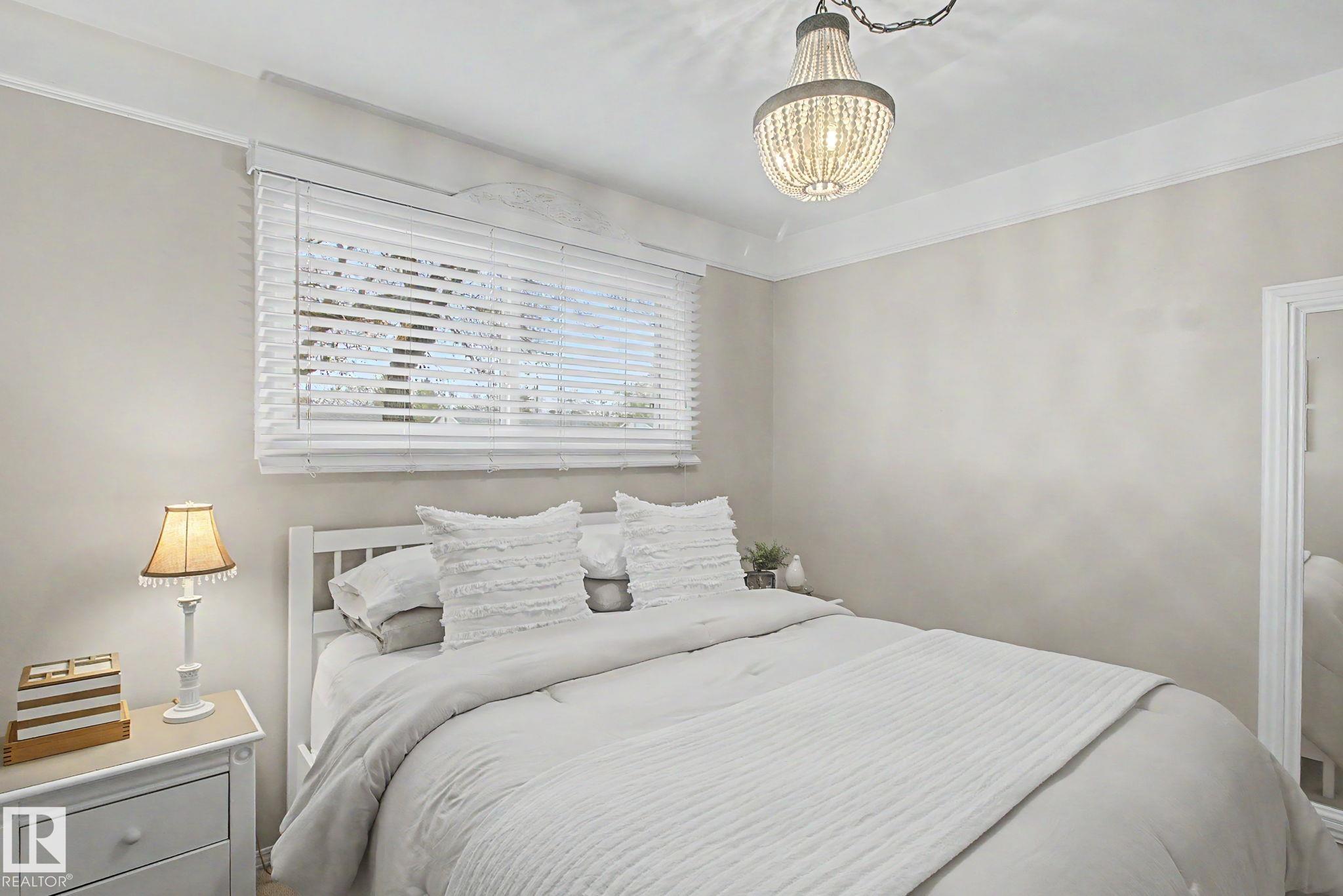 Photo 22 at 11918 43 Street NW, Beacon Heights, Edmonton